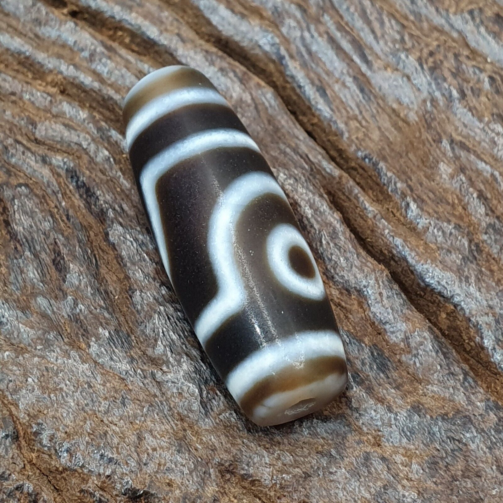 Vintage Old Tibetan 2 eyes in eye Dzi Bead Amulet  circle Eyes