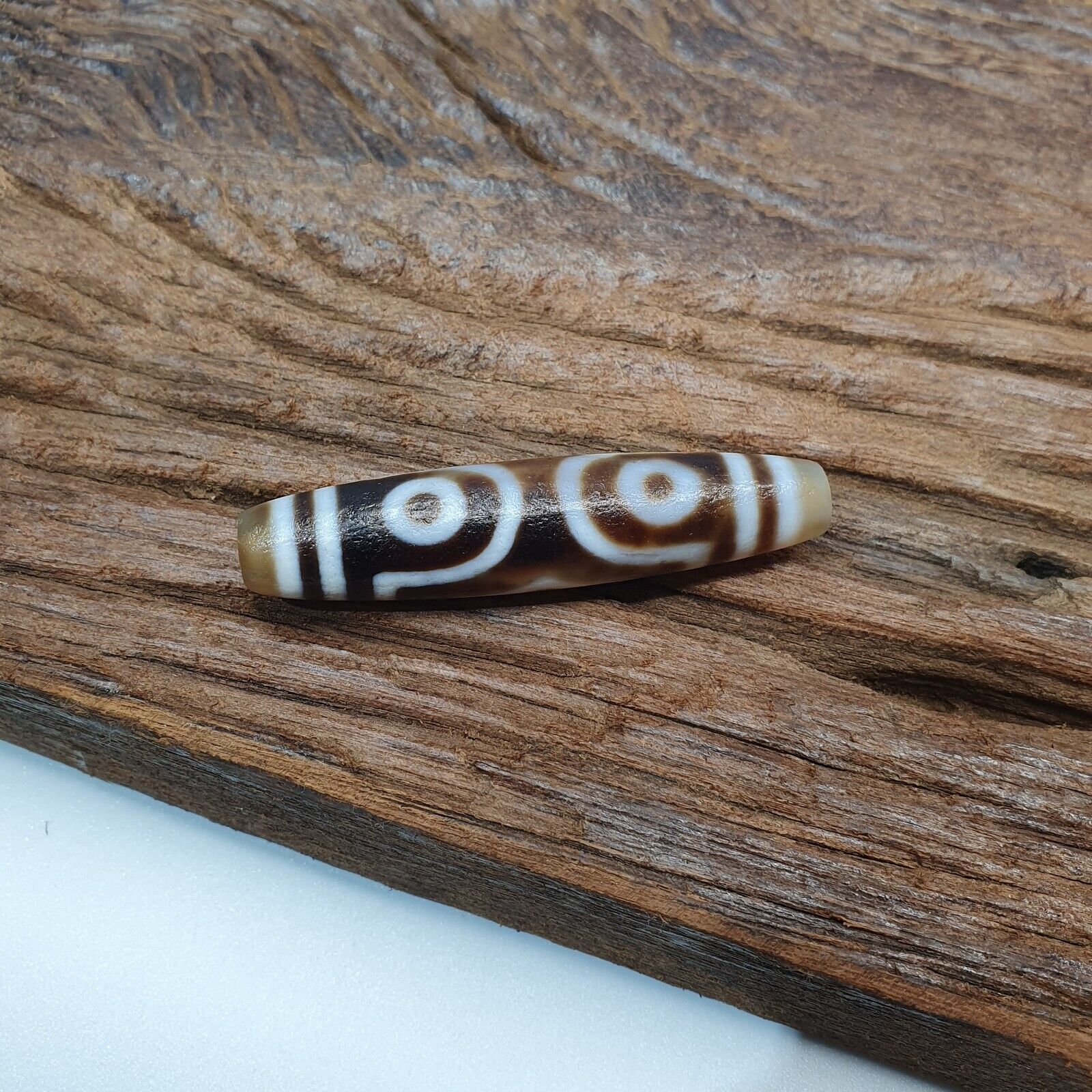 Tibetan Himalayan Agate 3 eyes in eye Dzi Bead Amulet circle and Square Eyes