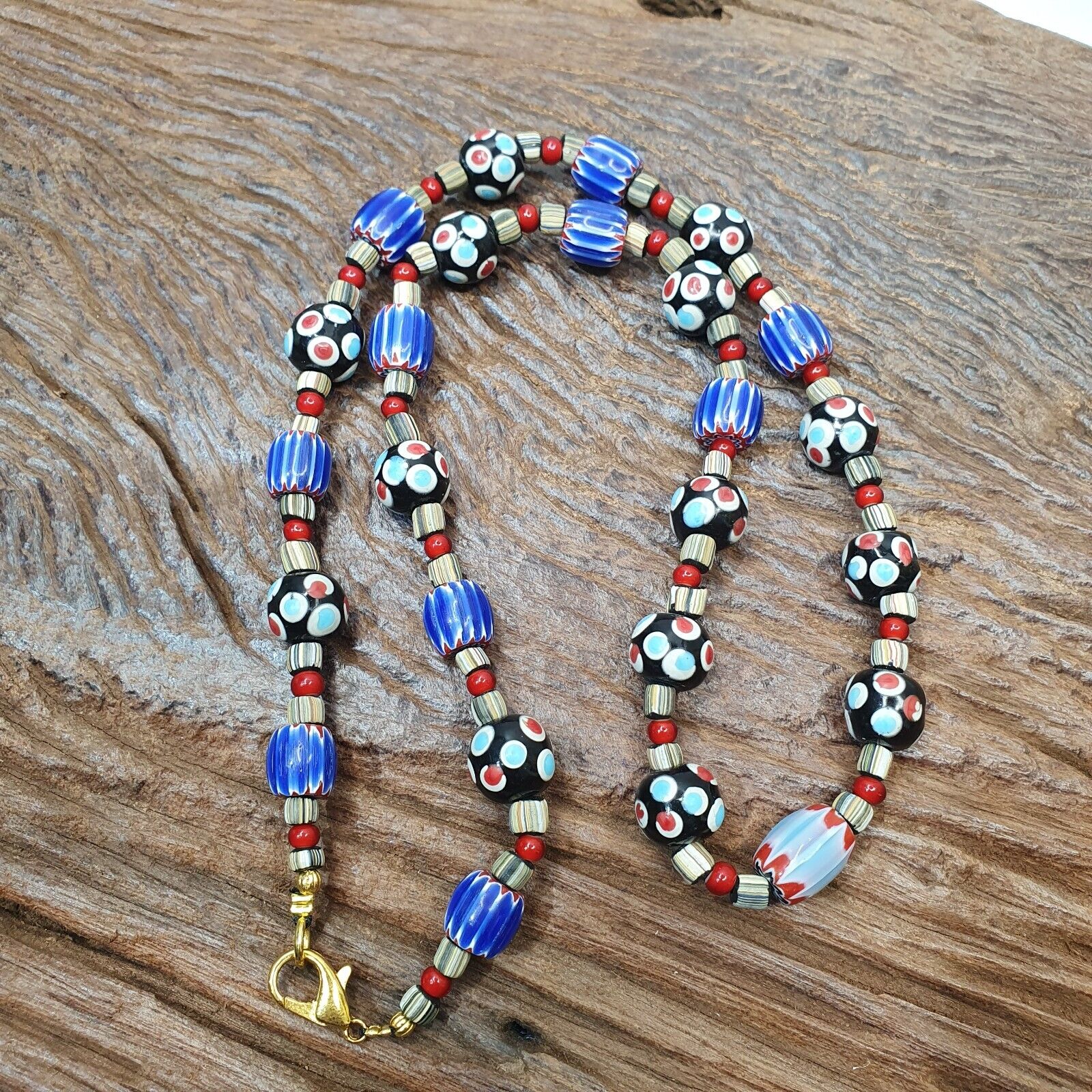 Vintage Venetian Style Trade Skunk Blue Chevron whiteheart Beads Strand