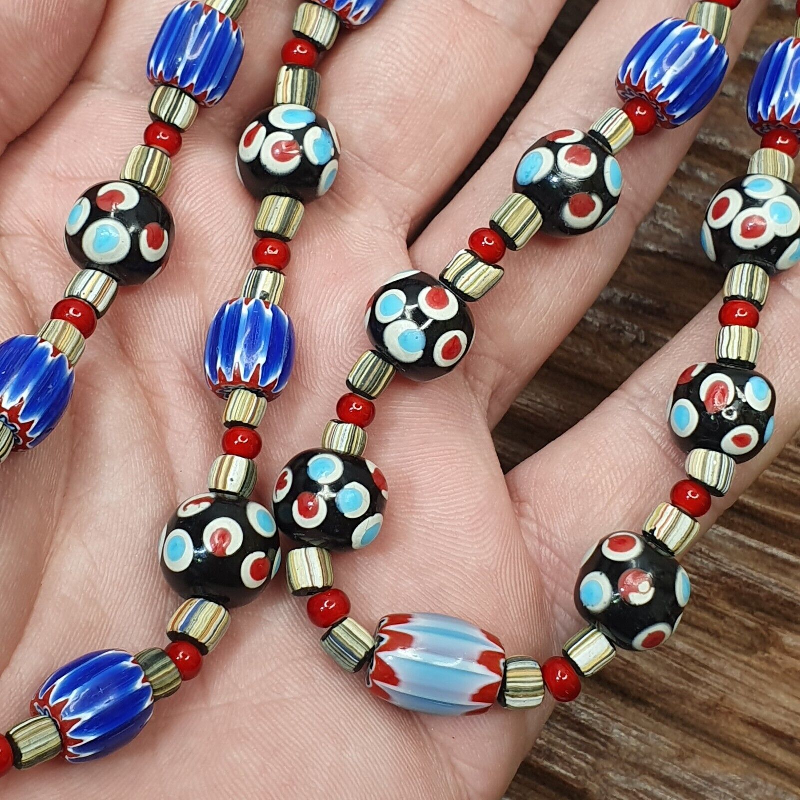 Vintage Venetian Style Trade Skunk Blue Chevron whiteheart Beads Strand