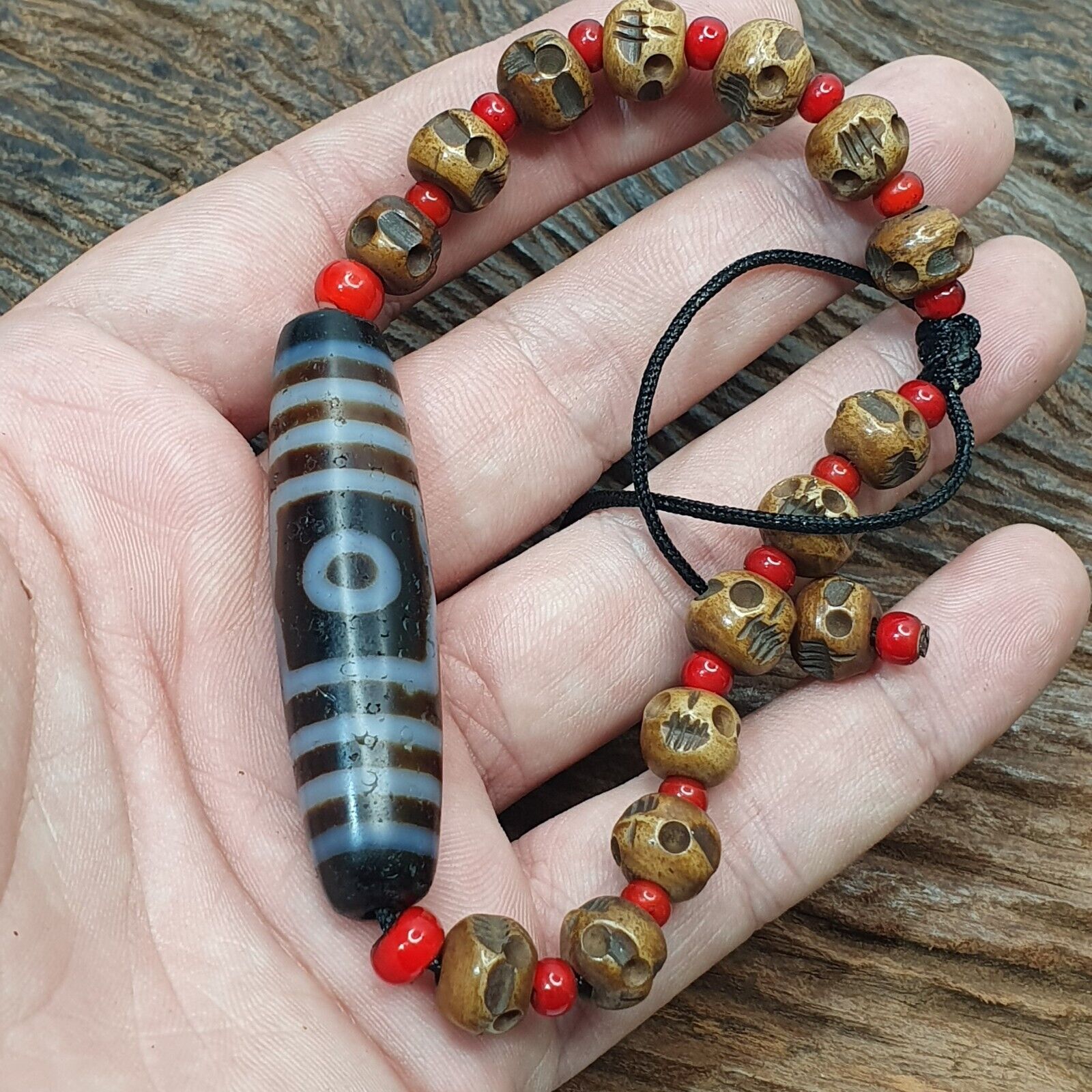 Vintage Old Himalayan Indo Tibetan Agate, carving Skull Beads Bracelet