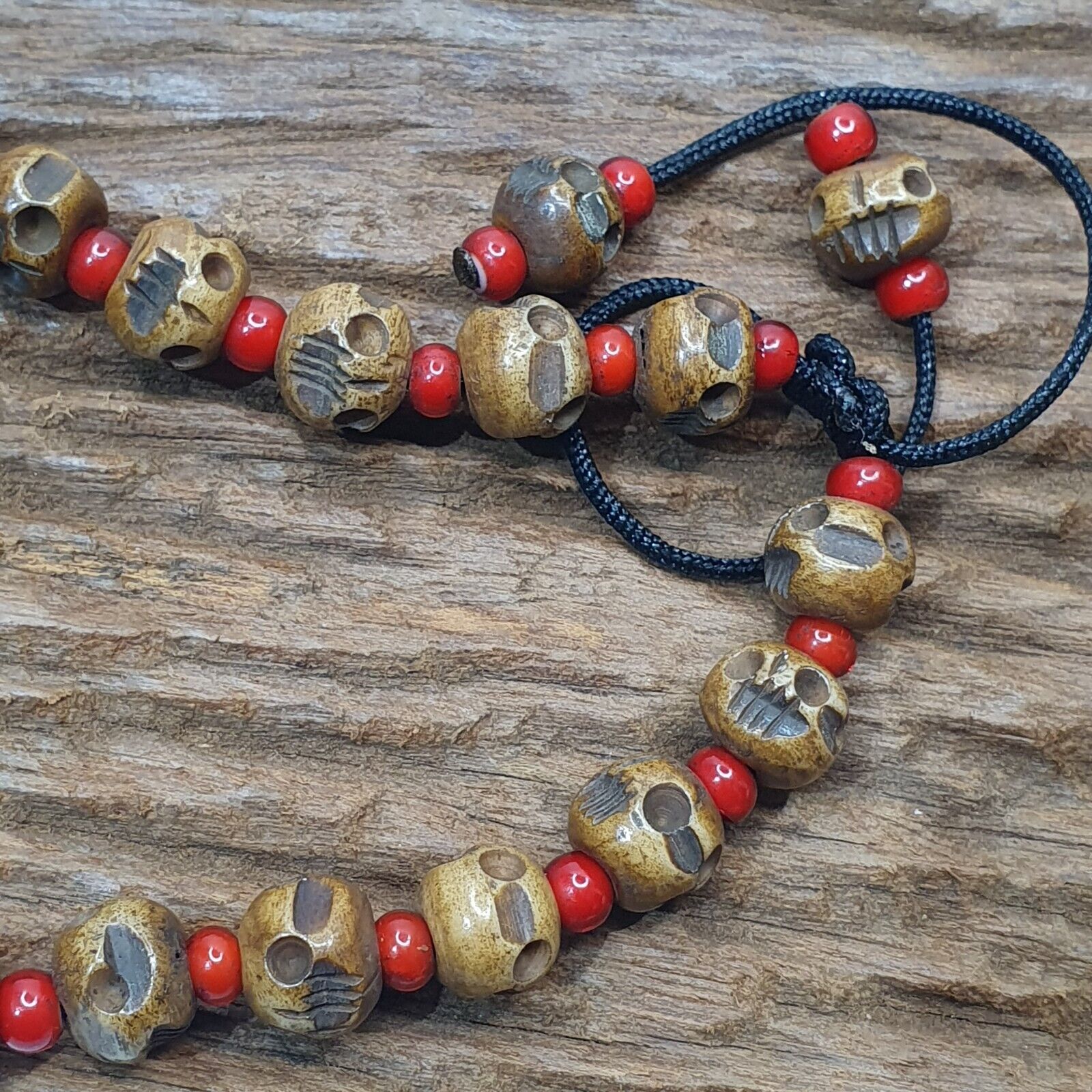 Vintage Old Himalayan Indo Tibetan Agate, carving Skull Beads Bracelet