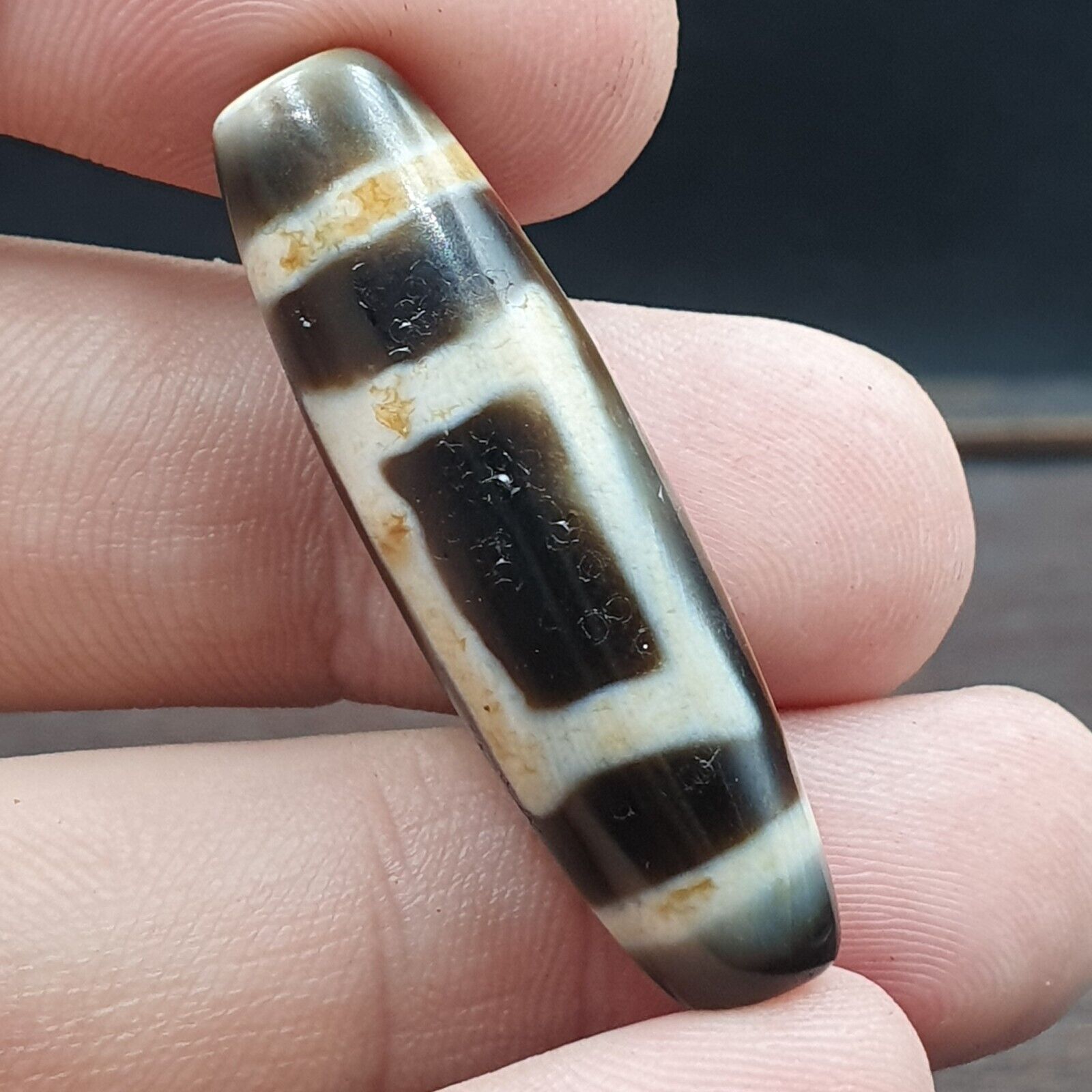 3 Eyes Vintage Old Himalayan Indo Tibetan Agate Beads Unique pattern STB-11