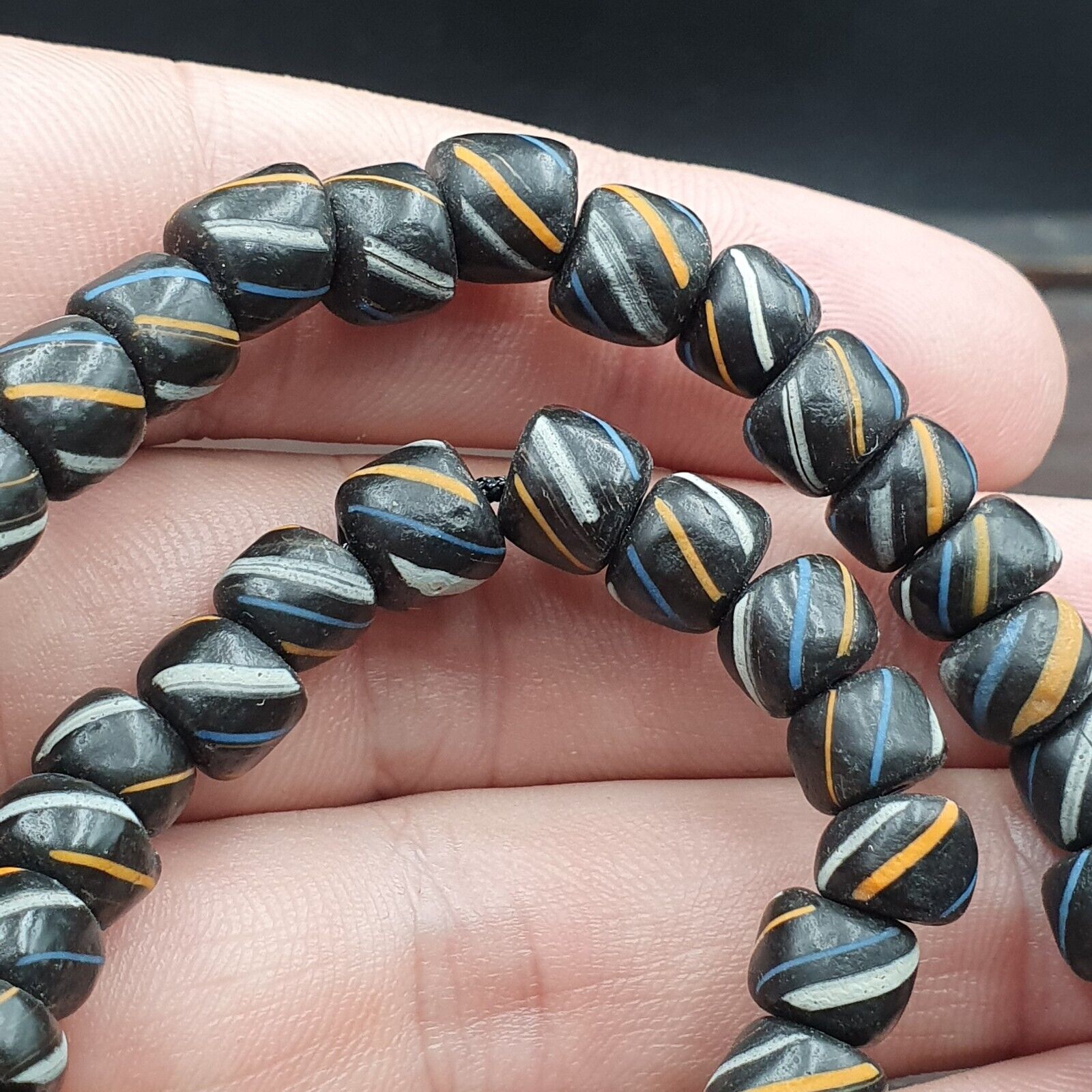 Himalayan Indo Tibetan 3 Eyes 4 stripes unique Patterns Dzi Amulet Necklace