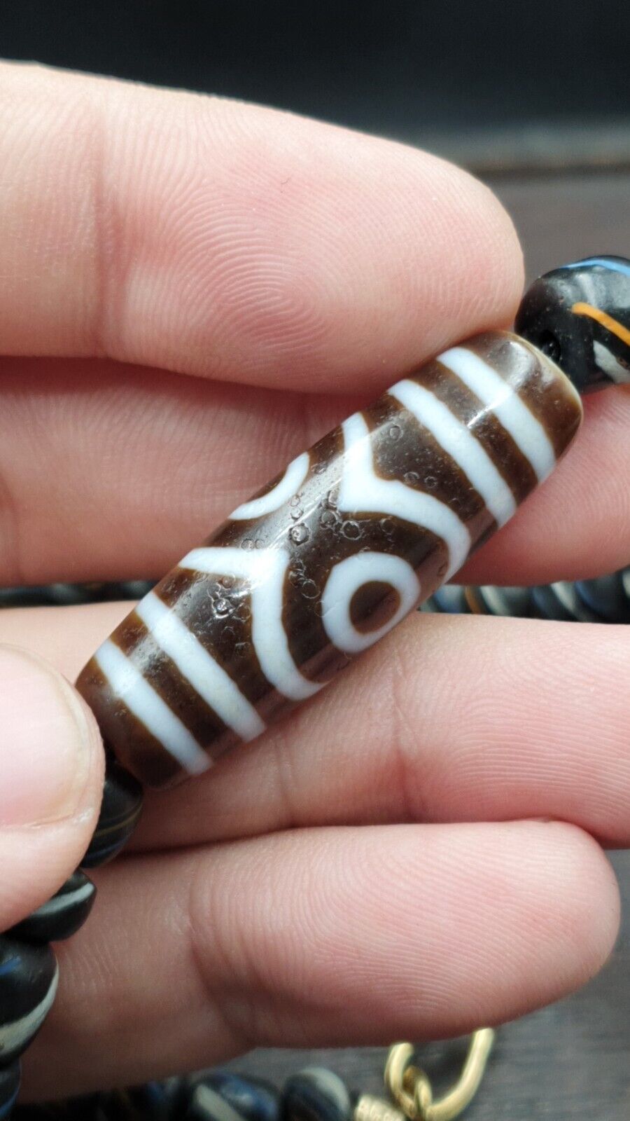 Himalayan Indo Tibetan 3 Eyes 4 stripes unique Patterns Dzi Amulet Necklace