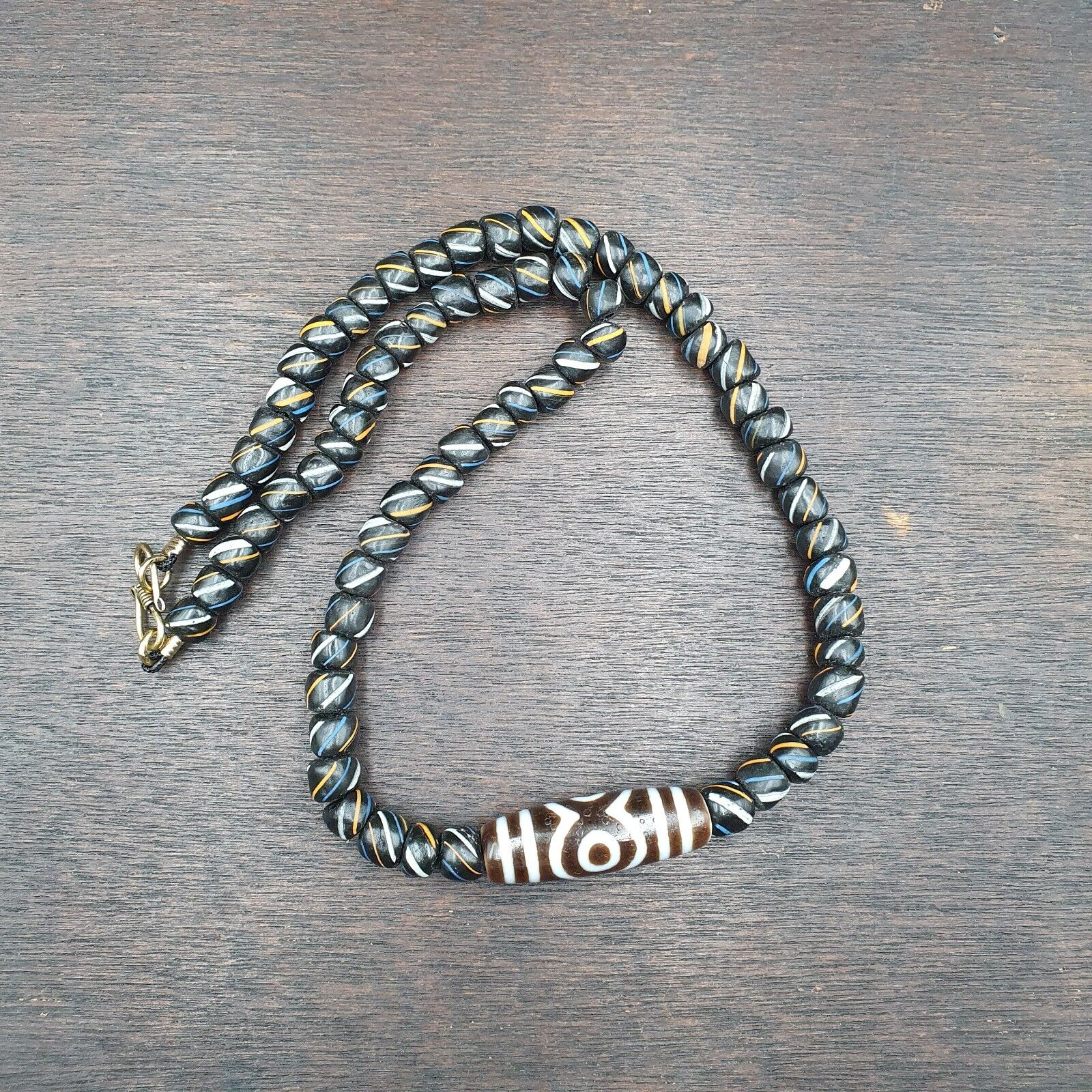 Himalayan Indo Tibetan 3 Eyes 4 stripes unique Patterns Dzi Amulet Necklace