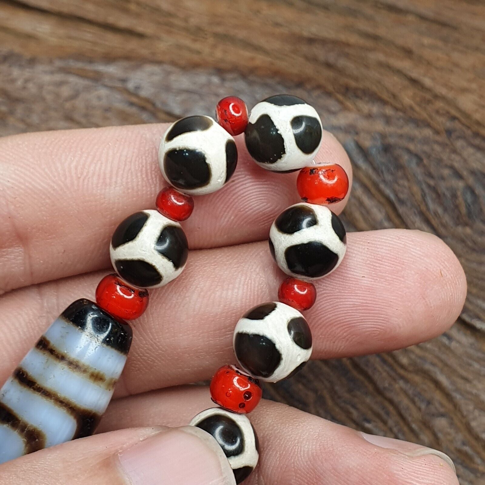 Antique Vintage Old Himalayan Indo Tibetan Agate Beads Unique pattern Bracelet