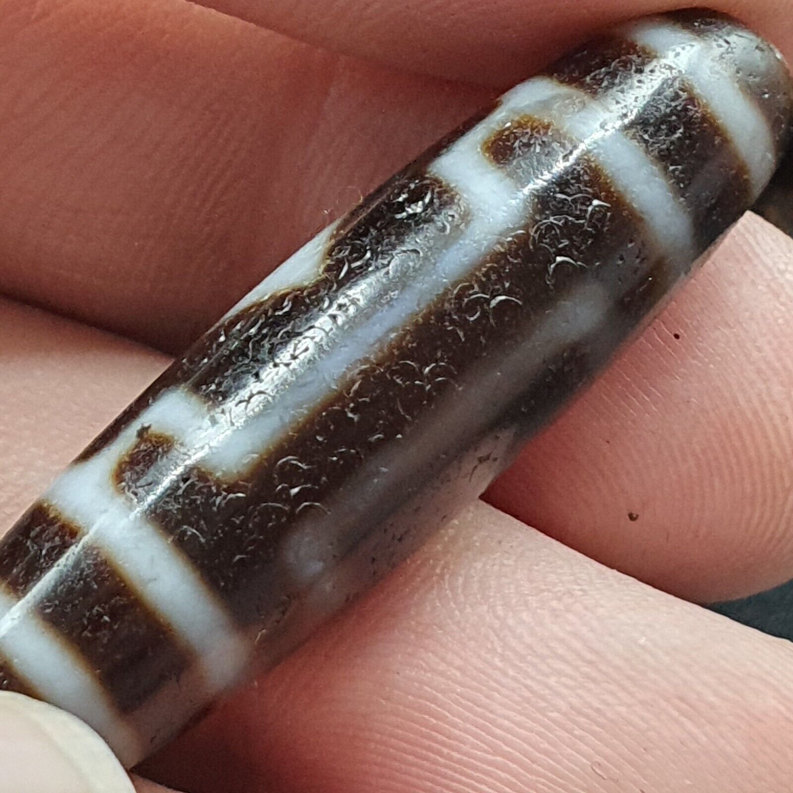 High Quality Tibetan Diamond eyes Unique pattern Agate Dzi Bead Amulet CT-11