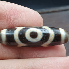 3 Eyes Vintage Old Himalayan Indo Tibetan Agate Beads Unique pattern STB-10