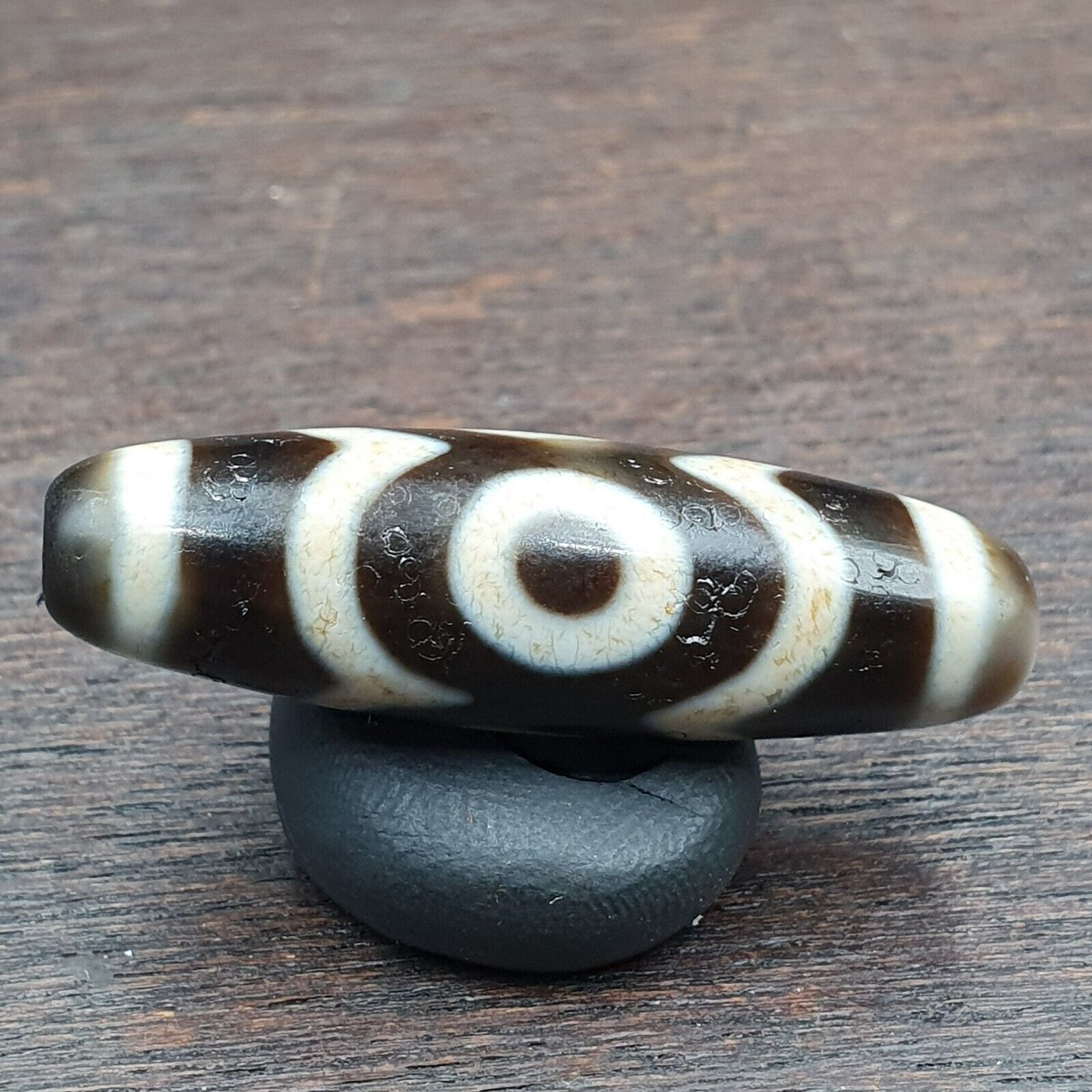 3 Eyes Vintage Old Himalayan Indo Tibetan Agate Beads Unique pattern STB-10