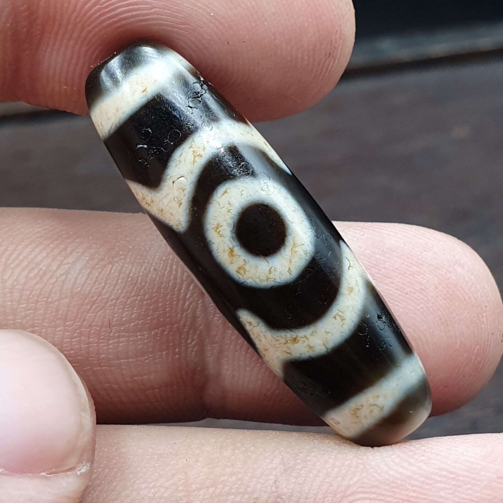 3 Eyes Vintage Old Himalayan Indo Tibetan Agate Beads Unique pattern STB-10