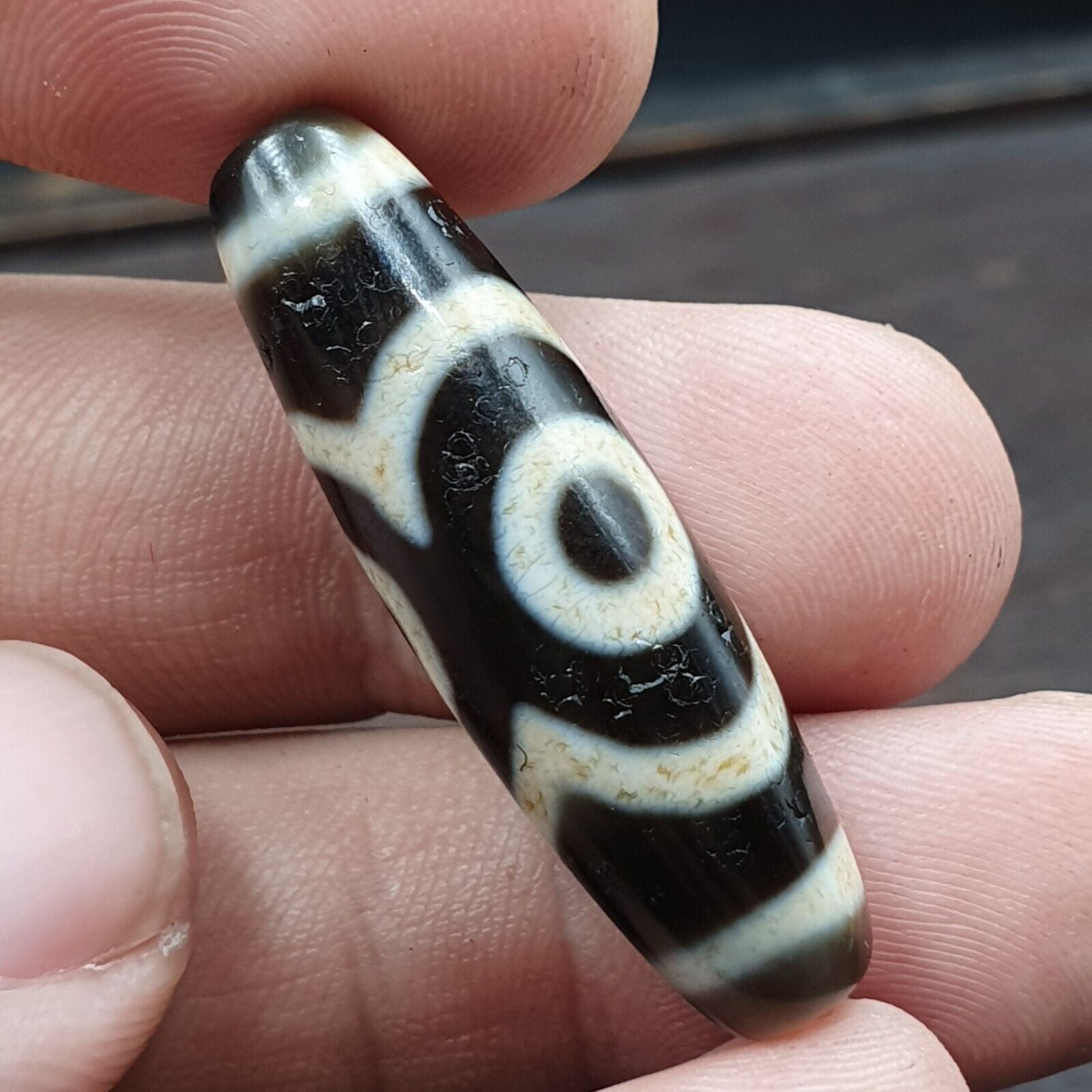 3 Eyes Vintage Old Himalayan Indo Tibetan Agate Beads Unique pattern STB-10