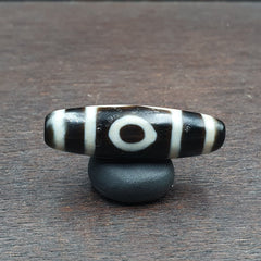 Vintage Old Himalayan Indo Tibetan Eye Agate Beads Unique pattern STB-9