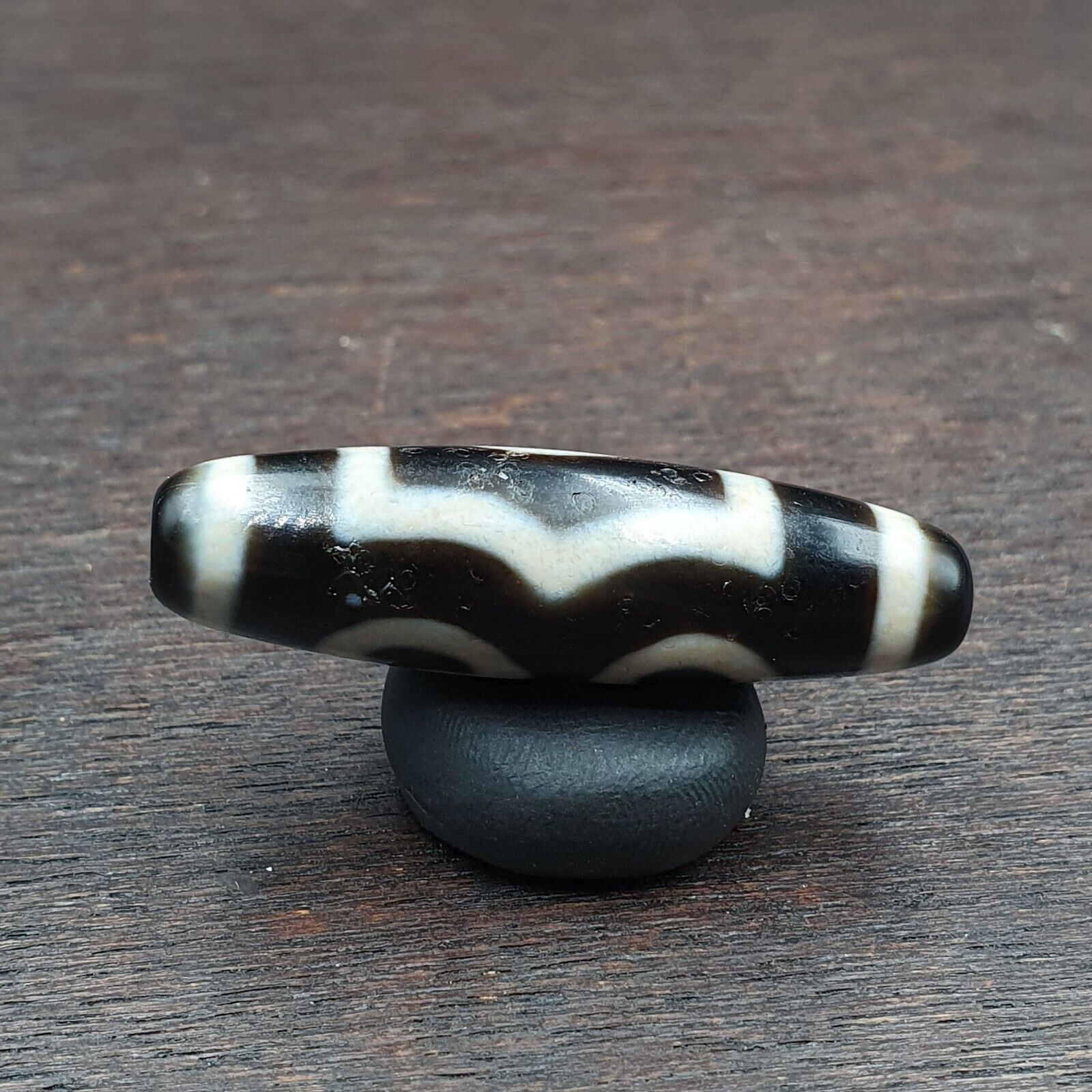 Vintage Old Himalayan Indo Tibetan Eye Agate Beads Unique pattern STB-9