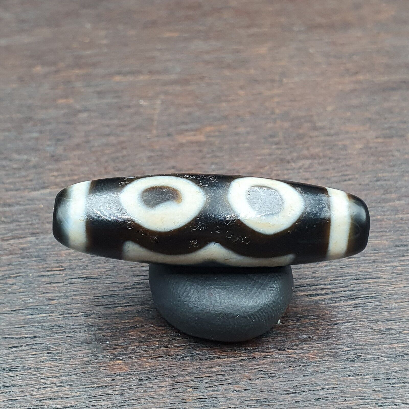 Vintage Old Himalayan Indo Tibetan Eye Agate Beads Unique pattern STB-9