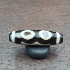 Vintage Old Himalayan Indo Tibetan Eye Agate Beads Unique pattern STB-9