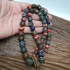 Vintage Feather Pattern Glass: Exquisite Beaded GLASS Art BEADS Necklace