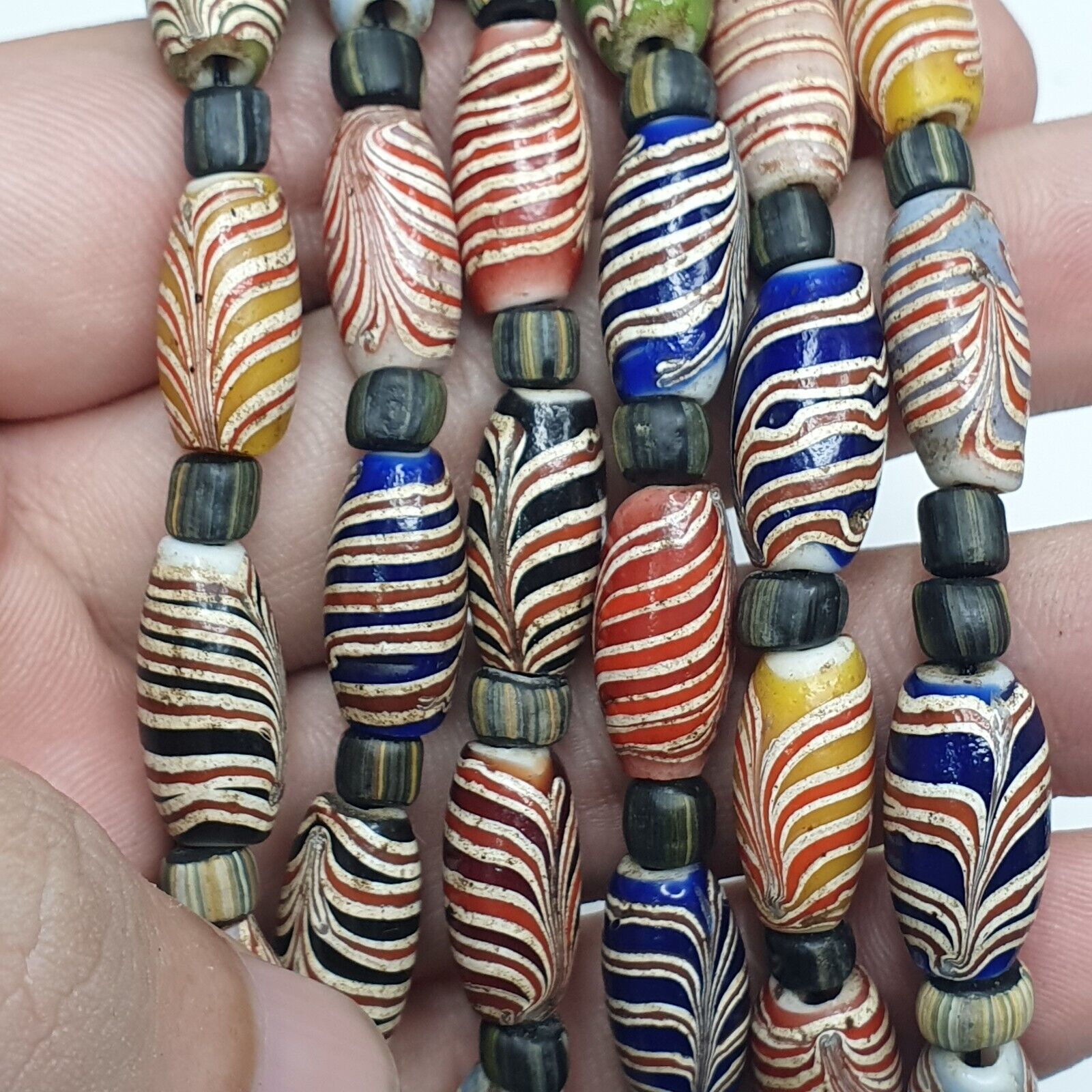Vintage Feathered Glass: Exquisite Beaded Art 17x9.5MM GLASS BEADS Necklace