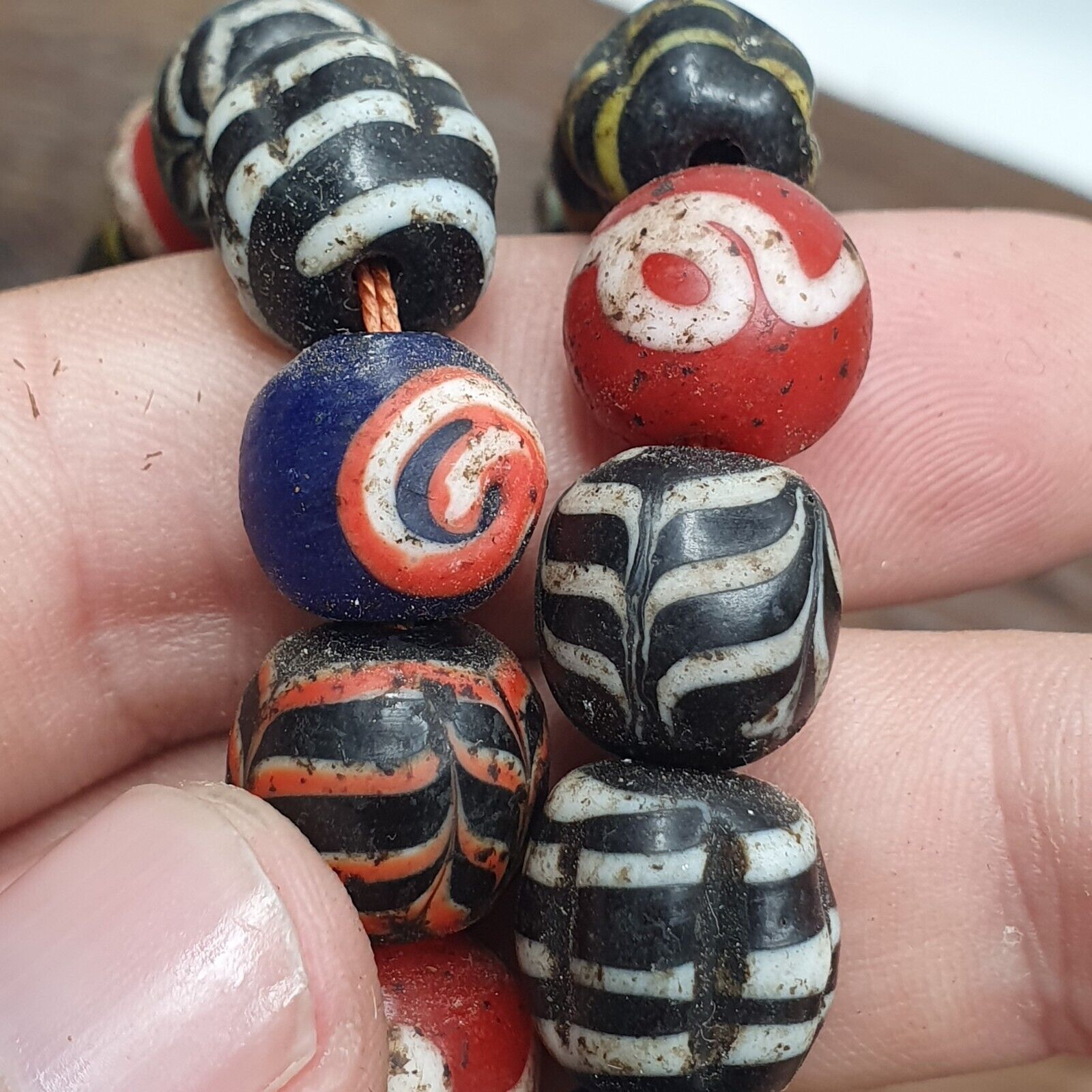 Vintage Feather Pattern Glass: Exquisite Beaded GLASS Art BEADS Necklace