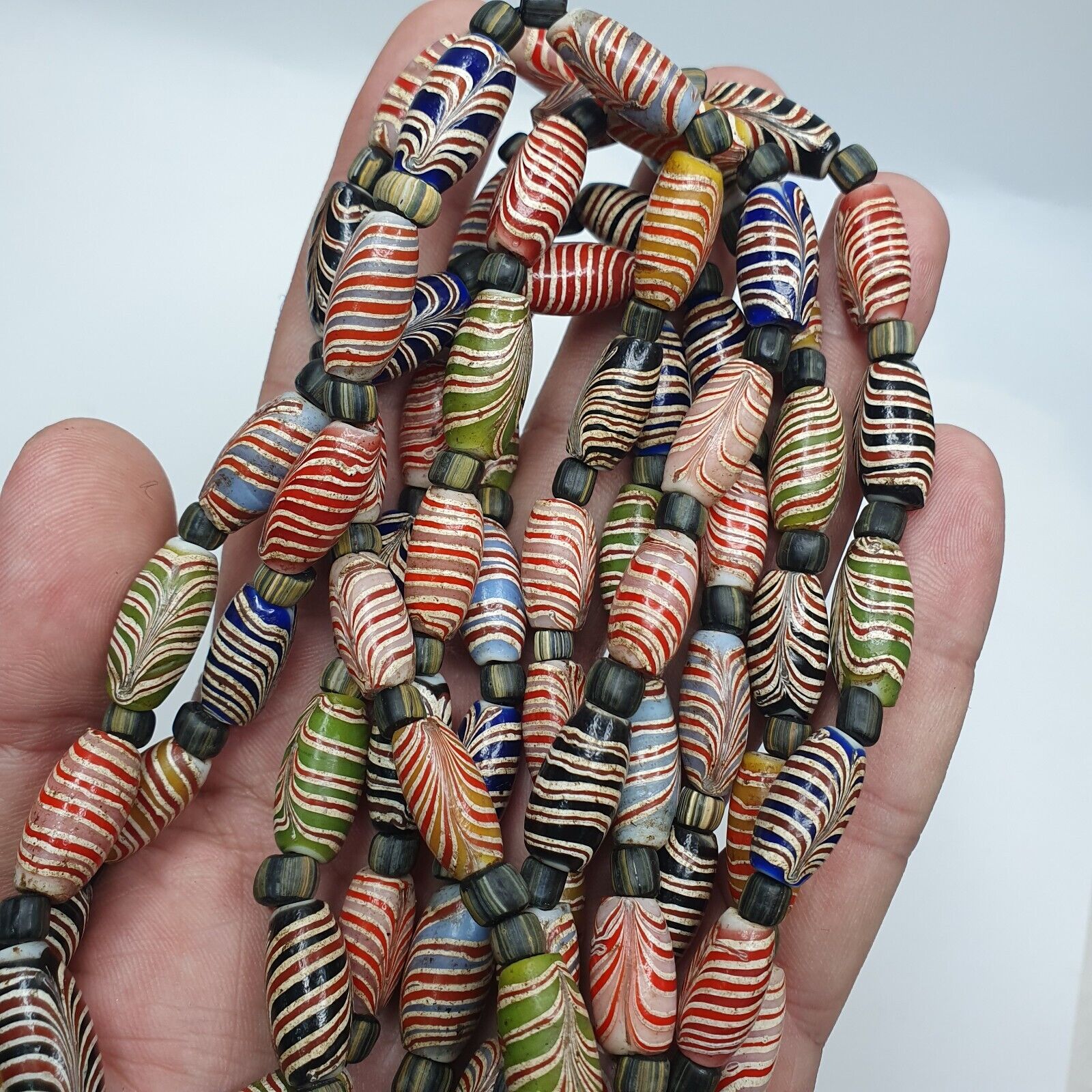 Vintage Feathered Glass: Exquisite Beaded Art 17x9.5MM GLASS BEADS Necklace