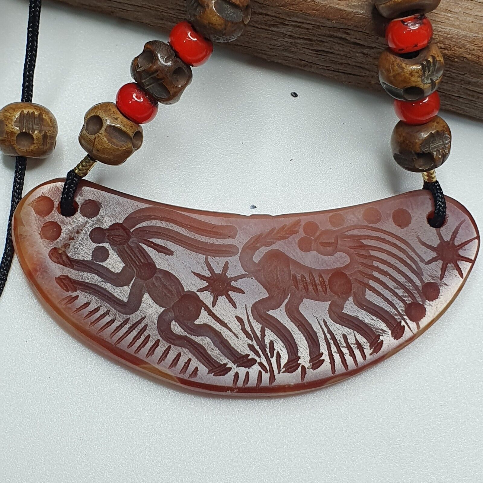 Antique Vintage Carving Animals Agate Pendant & whiteheart beads Necklace