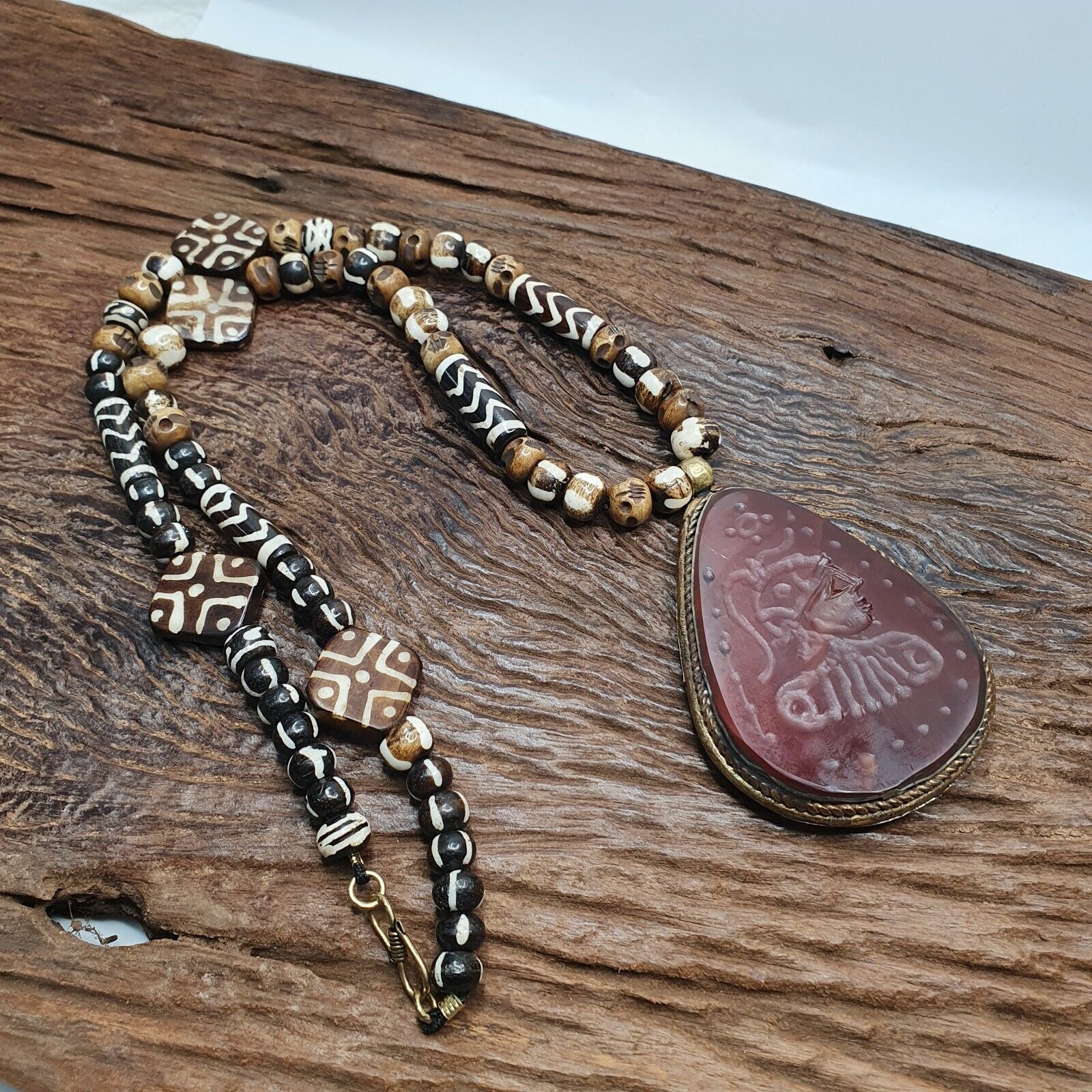 Antique Wonderful Carving Agate pendent Carved King Rare Pendant necklace