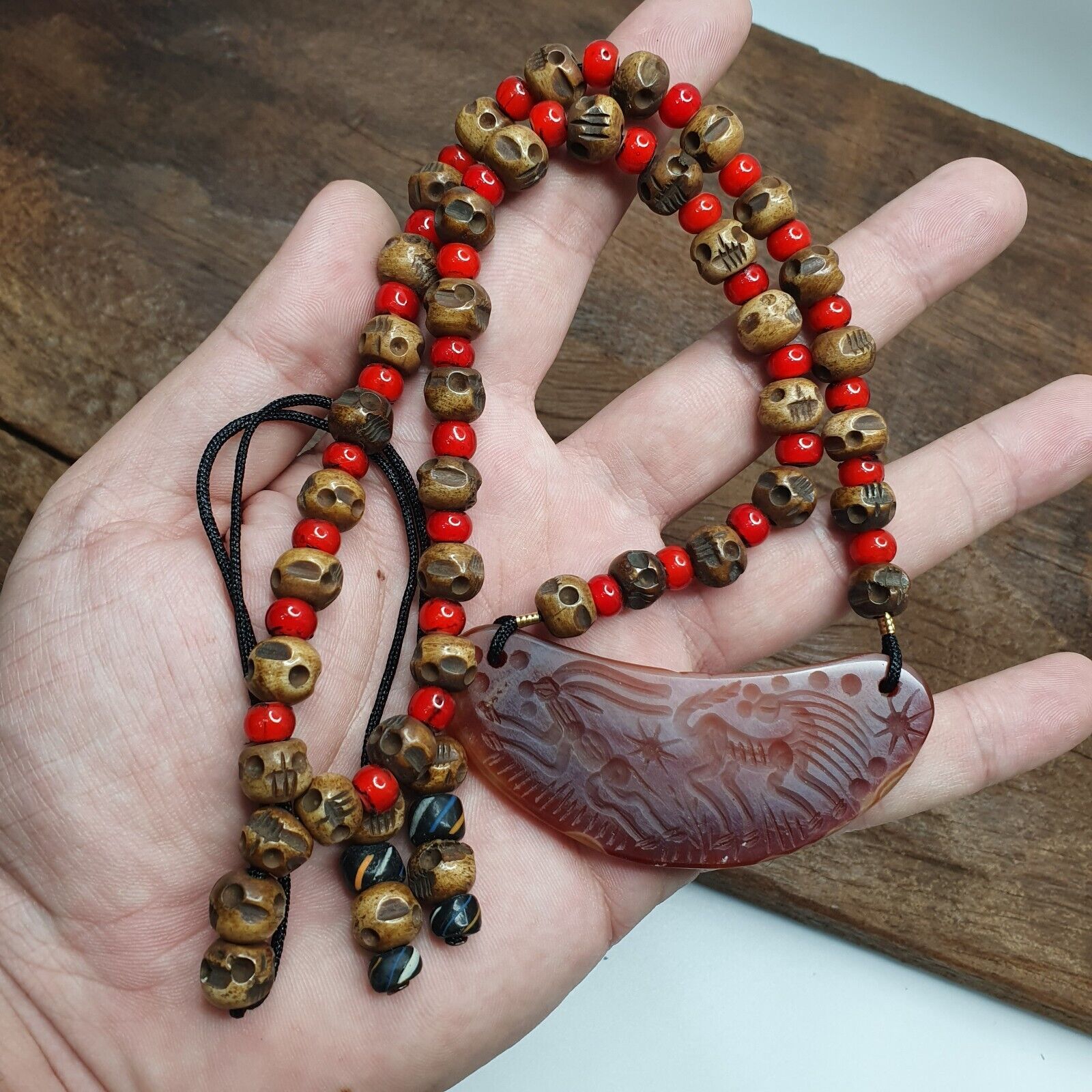 Antique Vintage Carving Animals Agate Pendant & whiteheart beads Necklace
