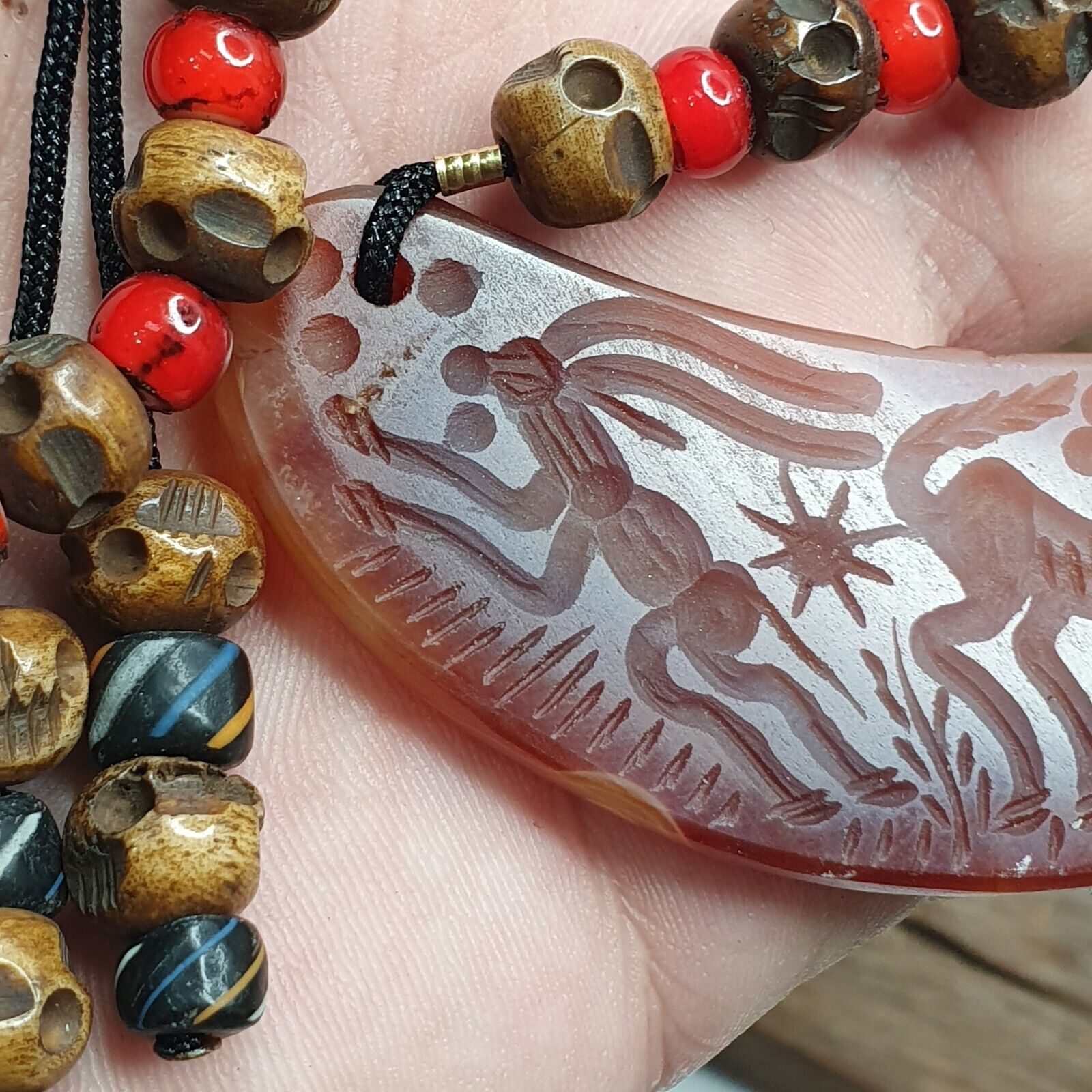 Antique Vintage Carving Animals Agate Pendant & whiteheart beads Necklace