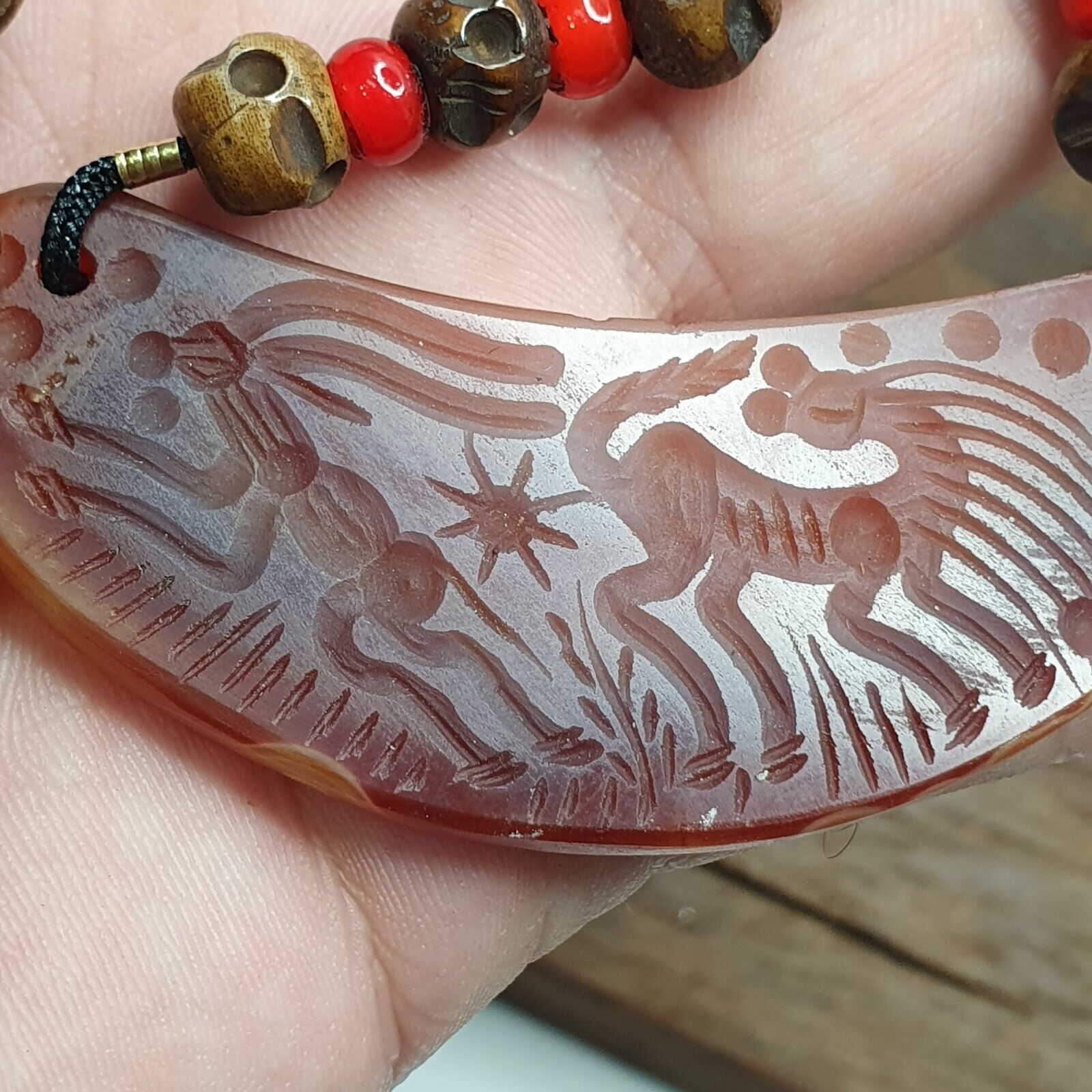 Antique Vintage Carving Animals Agate Pendant & whiteheart beads Necklace