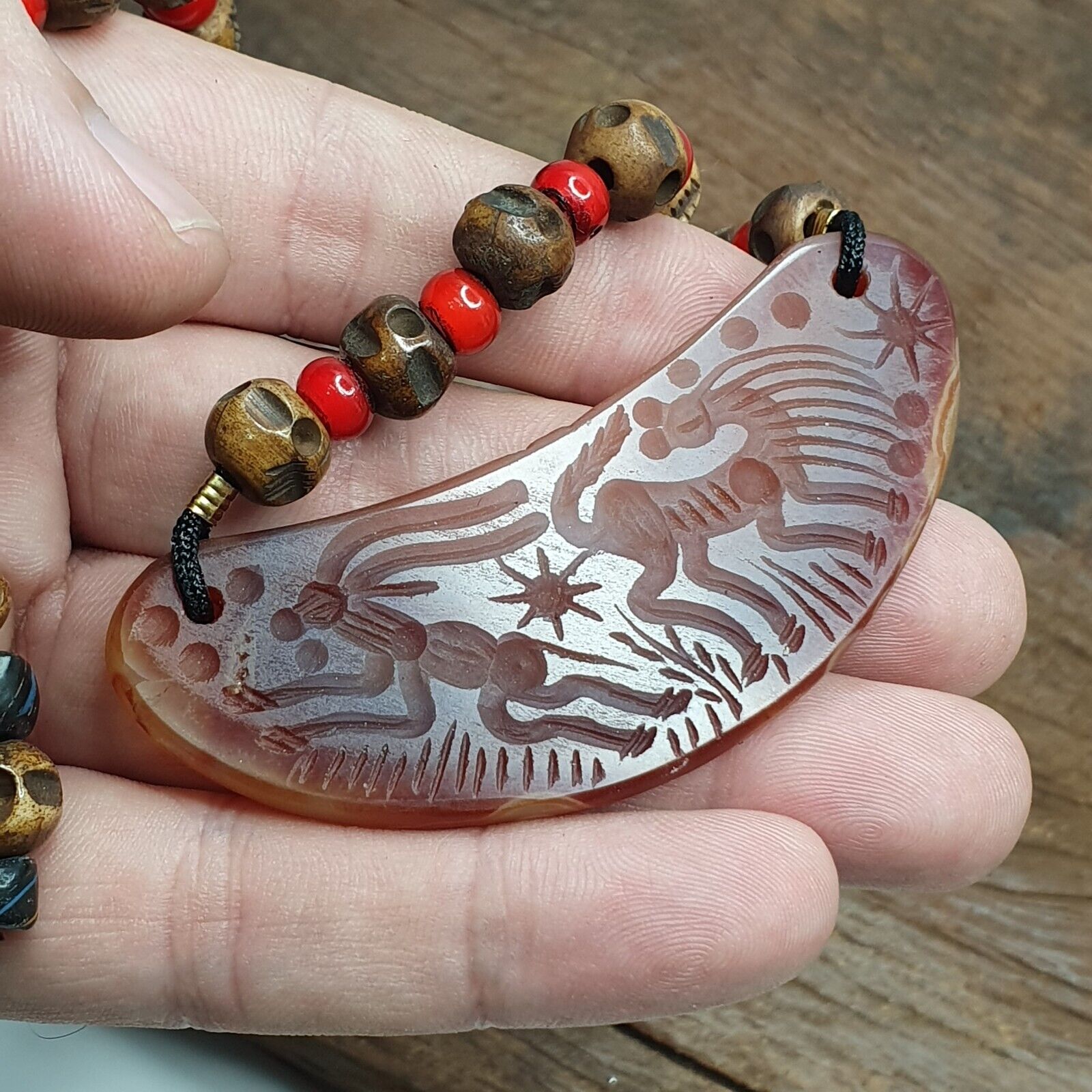 Antique Vintage Carving Animals Agate Pendant & whiteheart beads Necklace