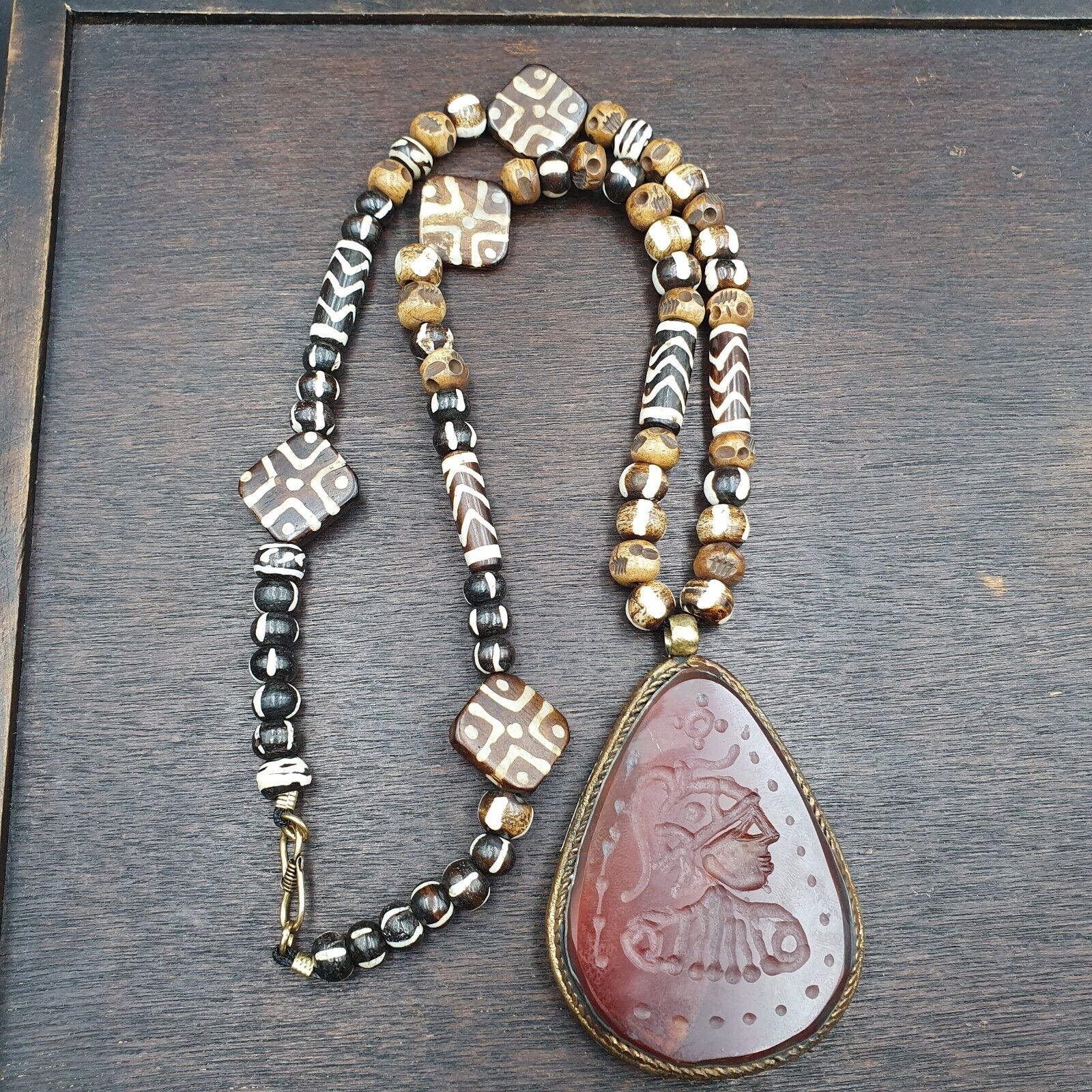 Antique Wonderful Carving Agate pendent Carved King Rare Pendant necklace