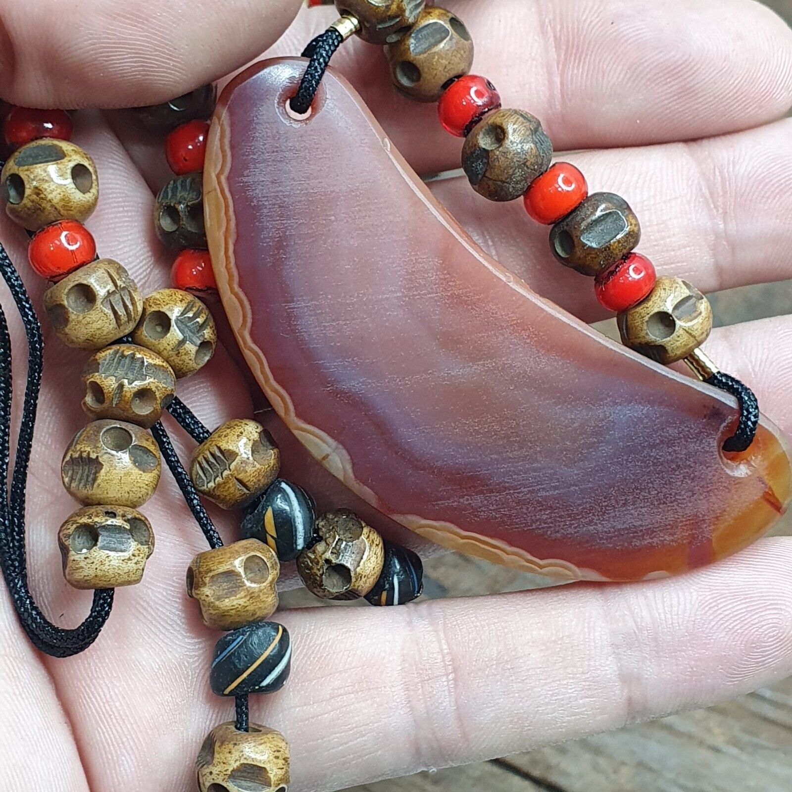 Antique Vintage Carving Animals Agate Pendant & whiteheart beads Necklace