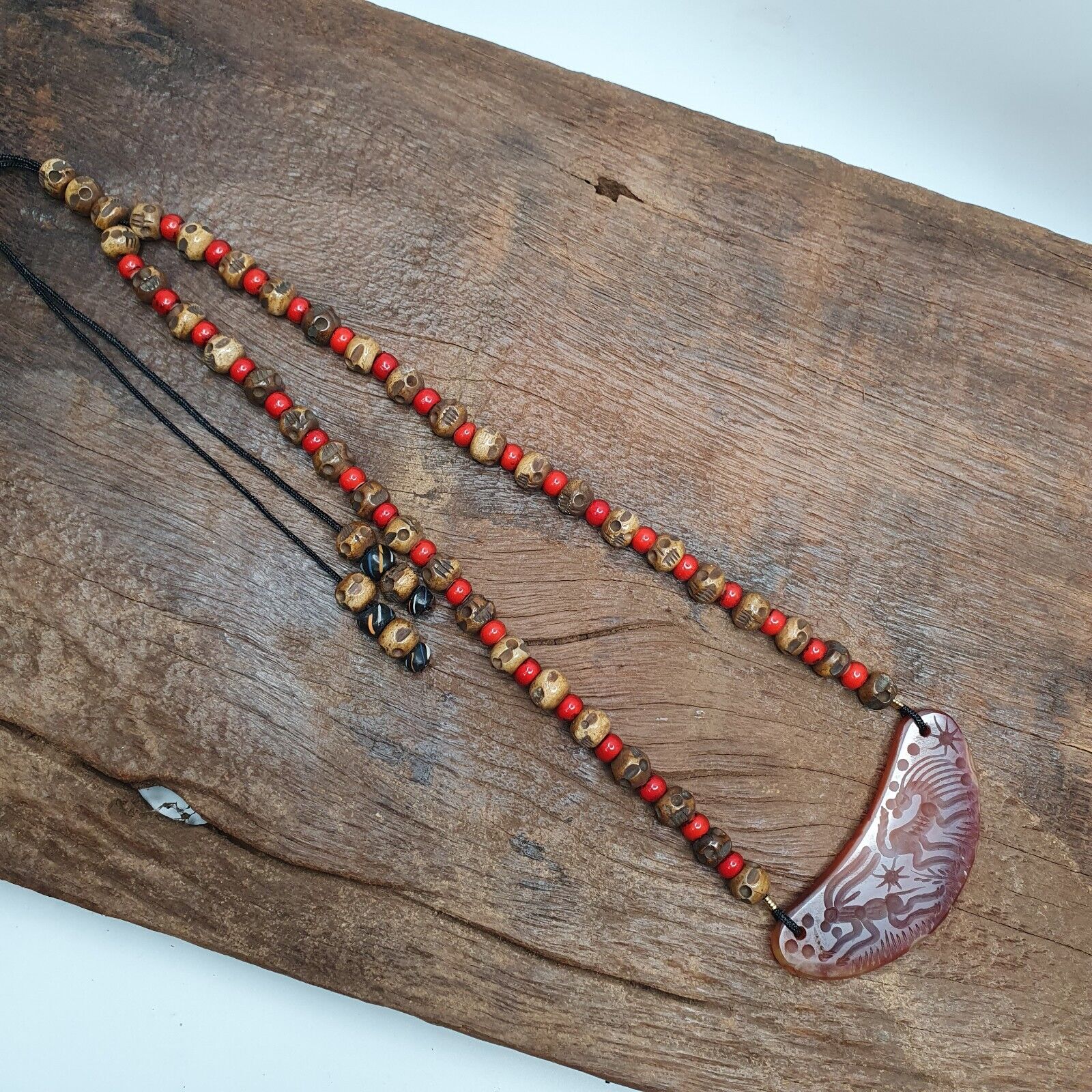 Antique Vintage Carving Animals Agate Pendant & whiteheart beads Necklace
