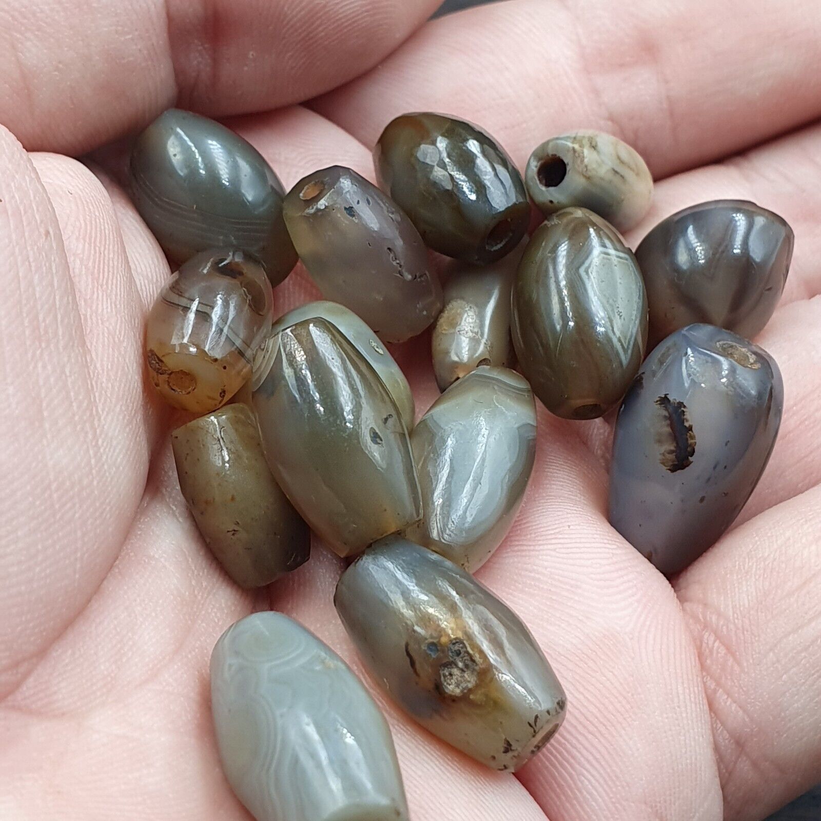 Lot 15 Antique gray Agate African Trade Agate Beads GR-15