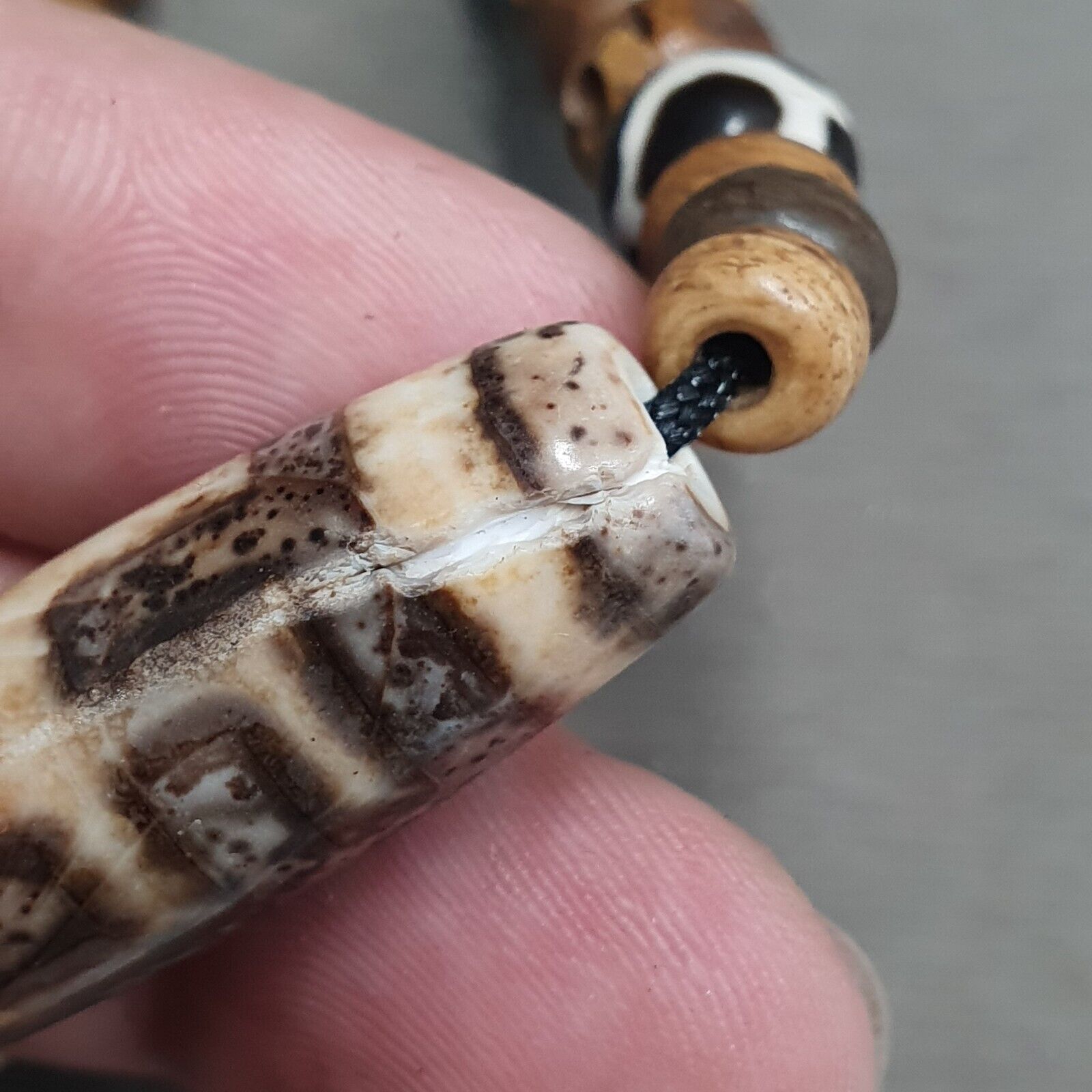 Tibetan Eyes Agate Dzi Bead Amulet with carving beads Necklace