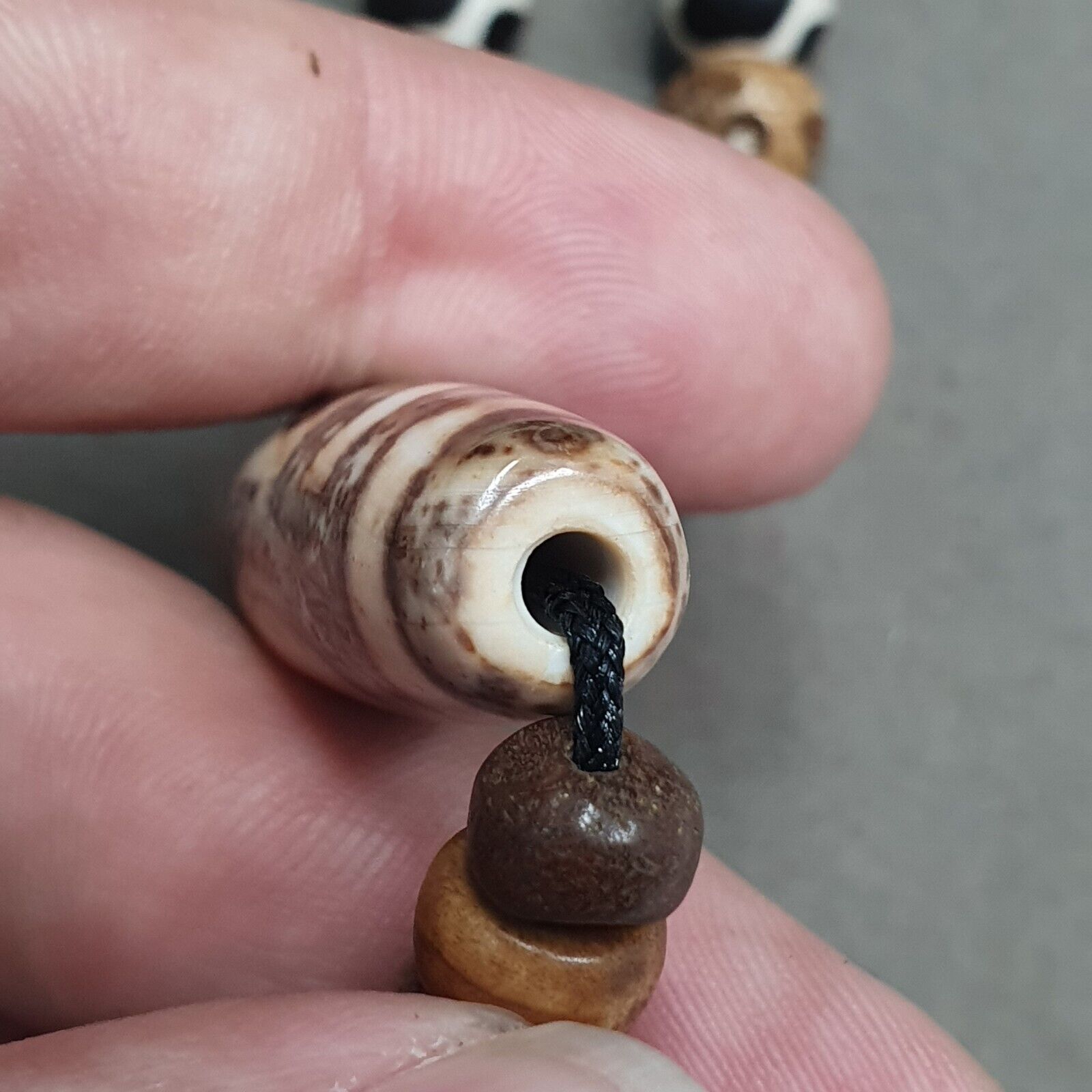 Tibetan Eyes Agate Dzi Bead Amulet with carving beads Necklace