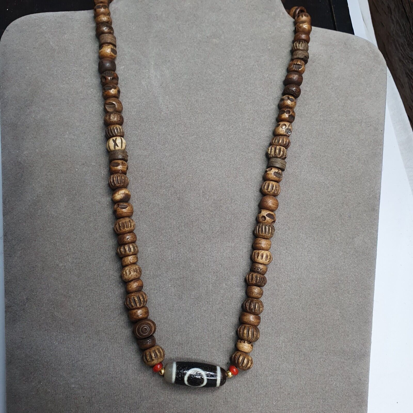 Tibetan 1Circle Eyes 1Aquare Eye Agate Dzi Bead Amulet with carving Necklace