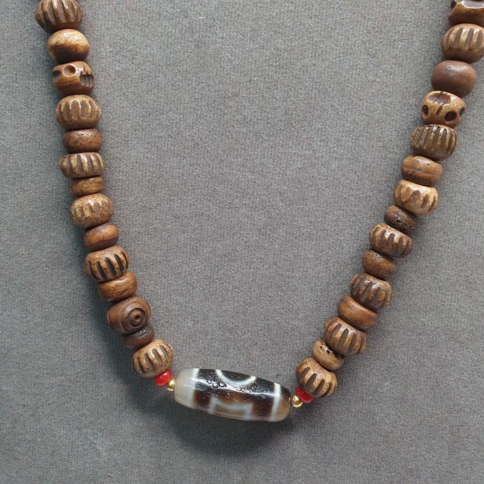 Tibetan 1Circle Eyes 1Aquare Eye Agate Dzi Bead Amulet with carving Necklace