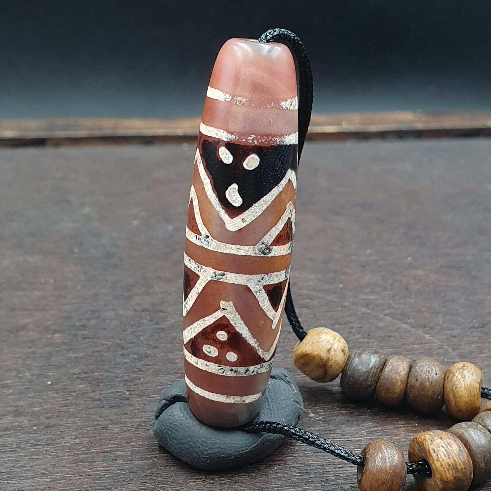 Antique -Vintage PYU Tibetan ETCHED Pink AGATE zig zag Eyes pattern BEAD 51mm