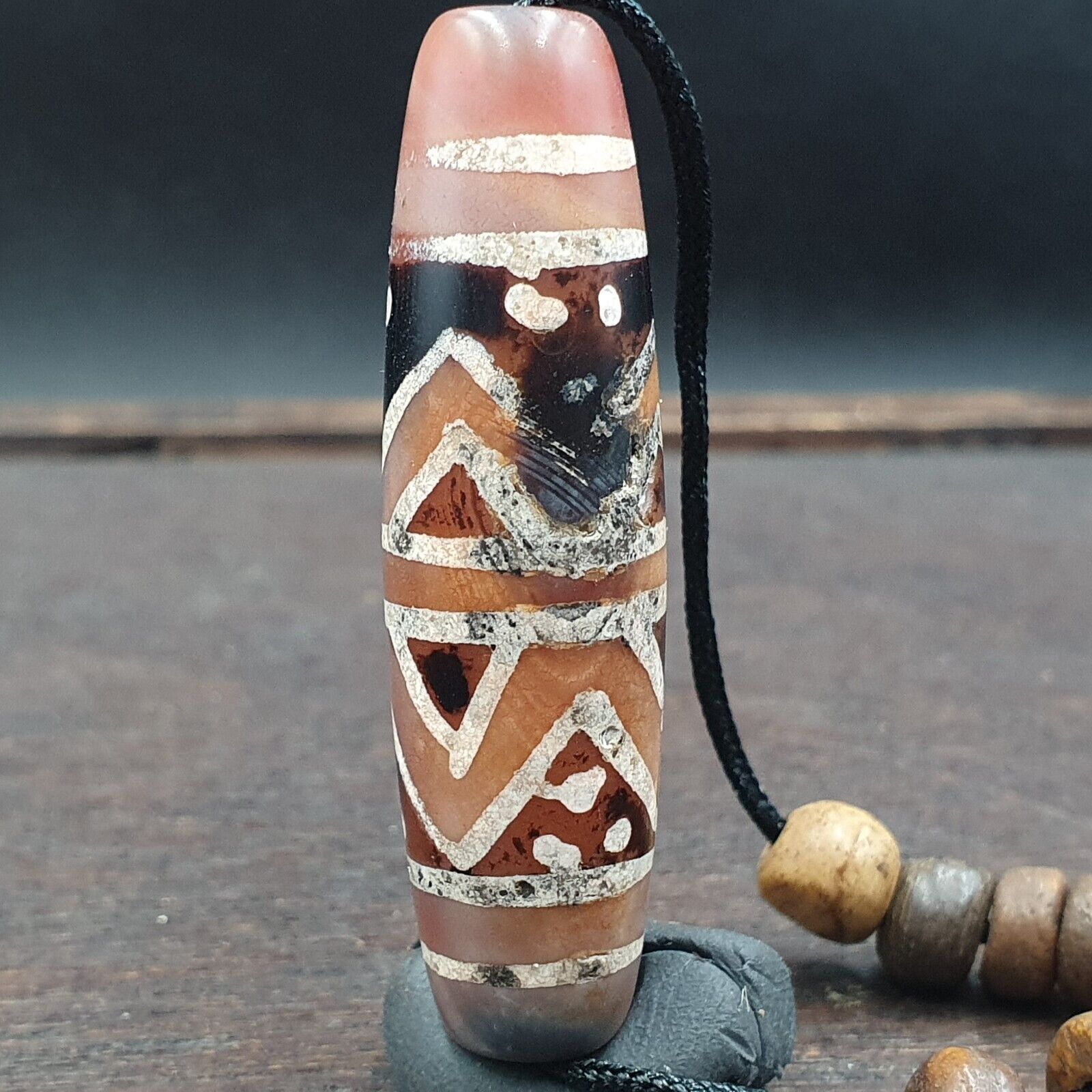 Antique -Vintage PYU Tibetan ETCHED Pink AGATE zig zag Eyes pattern BEAD 51mm