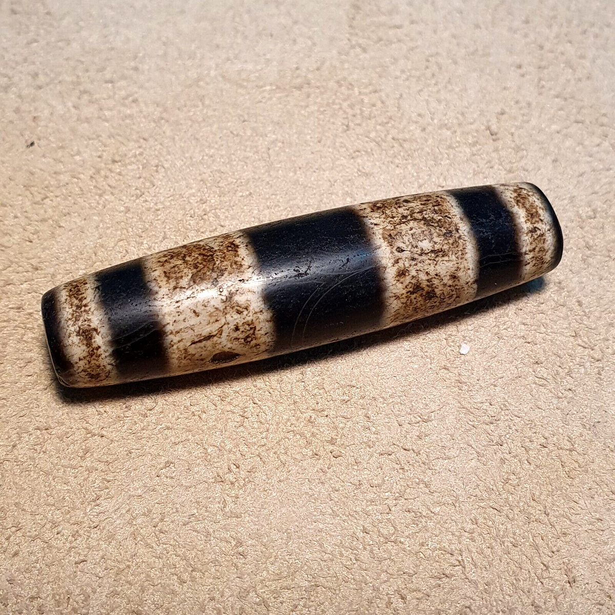 Antique Old Tibetan 3 Lines Agate stone Dzi Bead Amulet 58.9mm Rare finds.