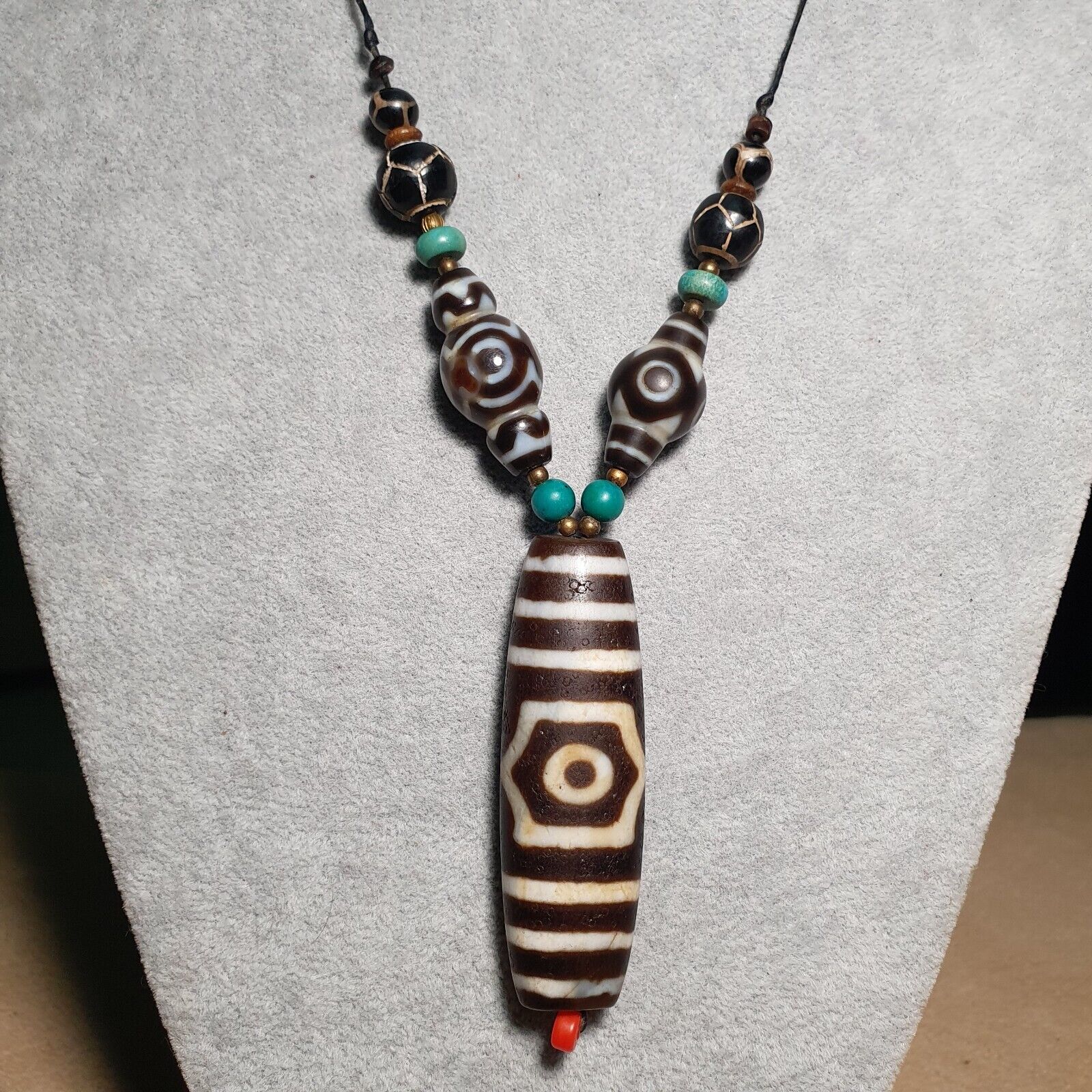 Antique Old Magnificent Tibetan Eyes in Eye Agate stone Dzi Beads Amulet
