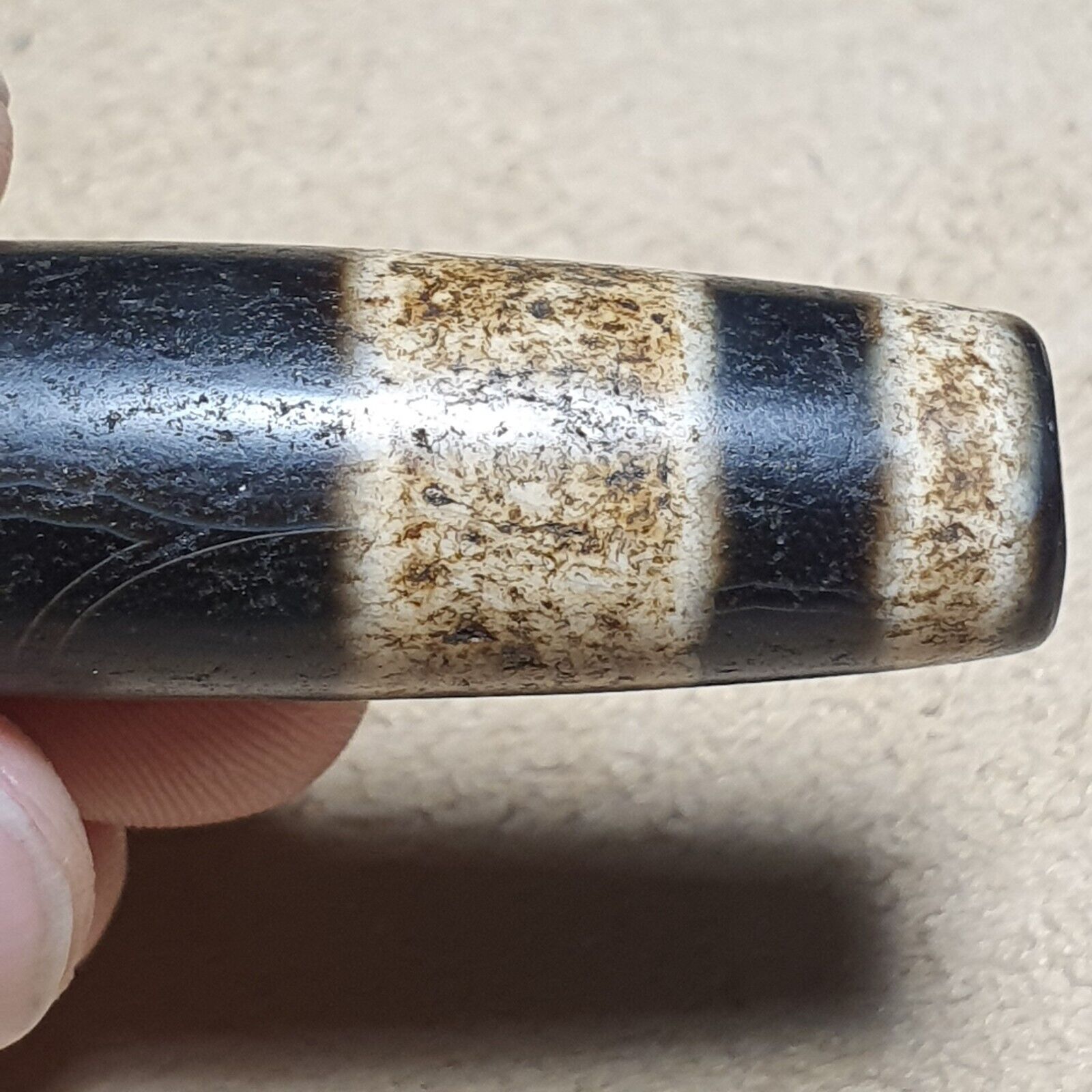 Antique Old Tibetan 3 Lines Agate stone Dzi Bead Amulet 58.9mm Rare finds.