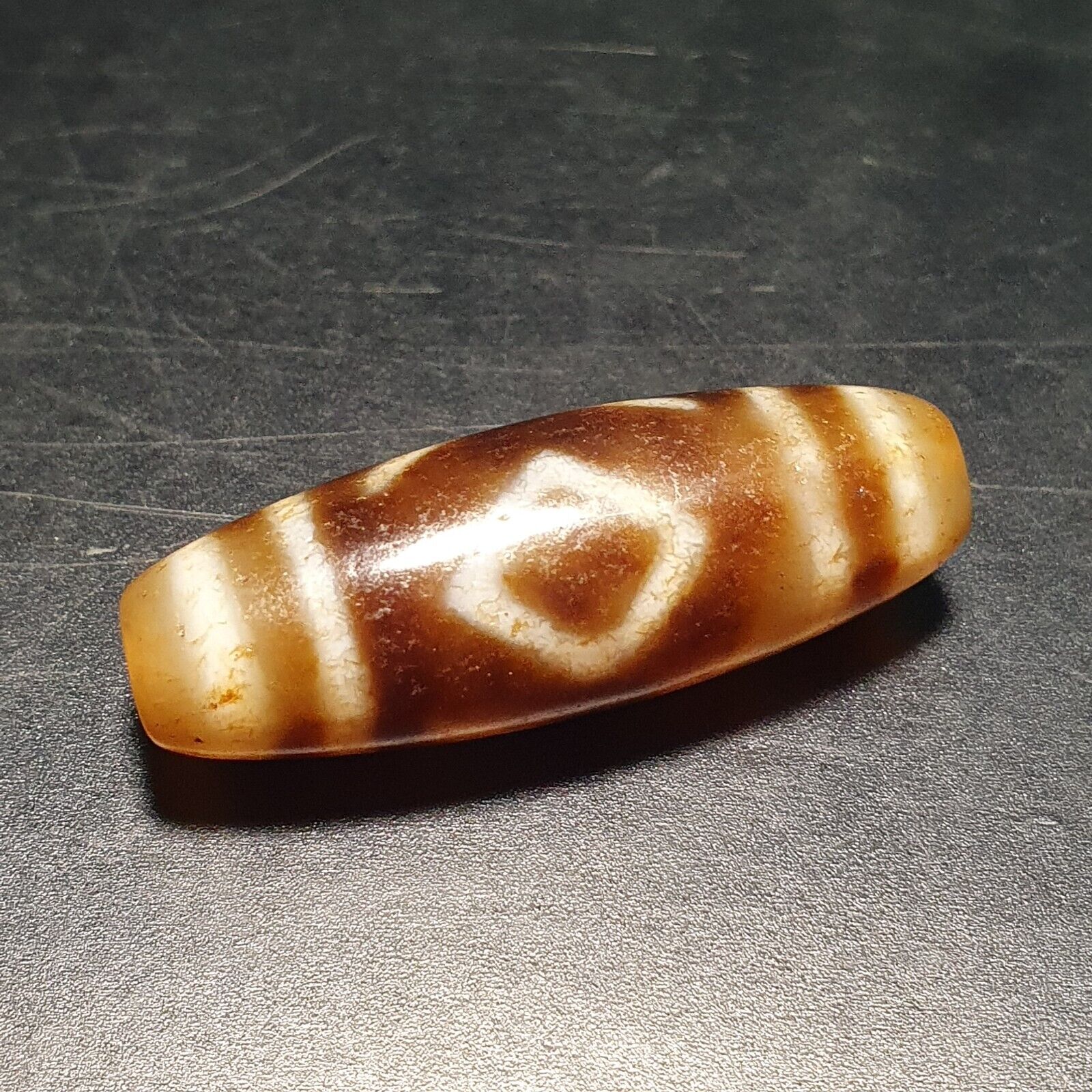 Old Tibetan Diamond Eyes Unique pattern Agate stone Dzi Bead Amulet