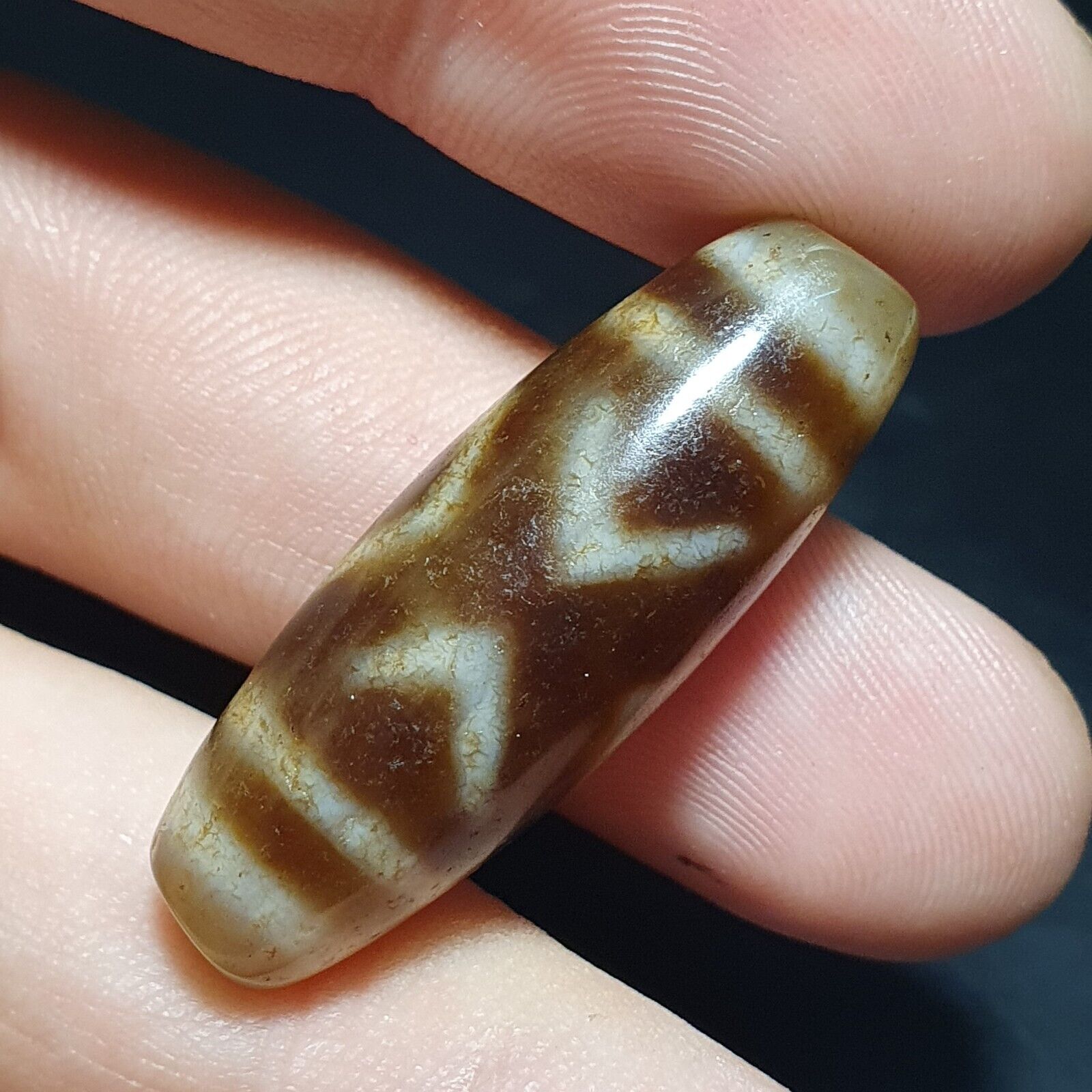 Old Tibetan Diamond Eyes Unique pattern Agate stone Dzi Bead Amulet