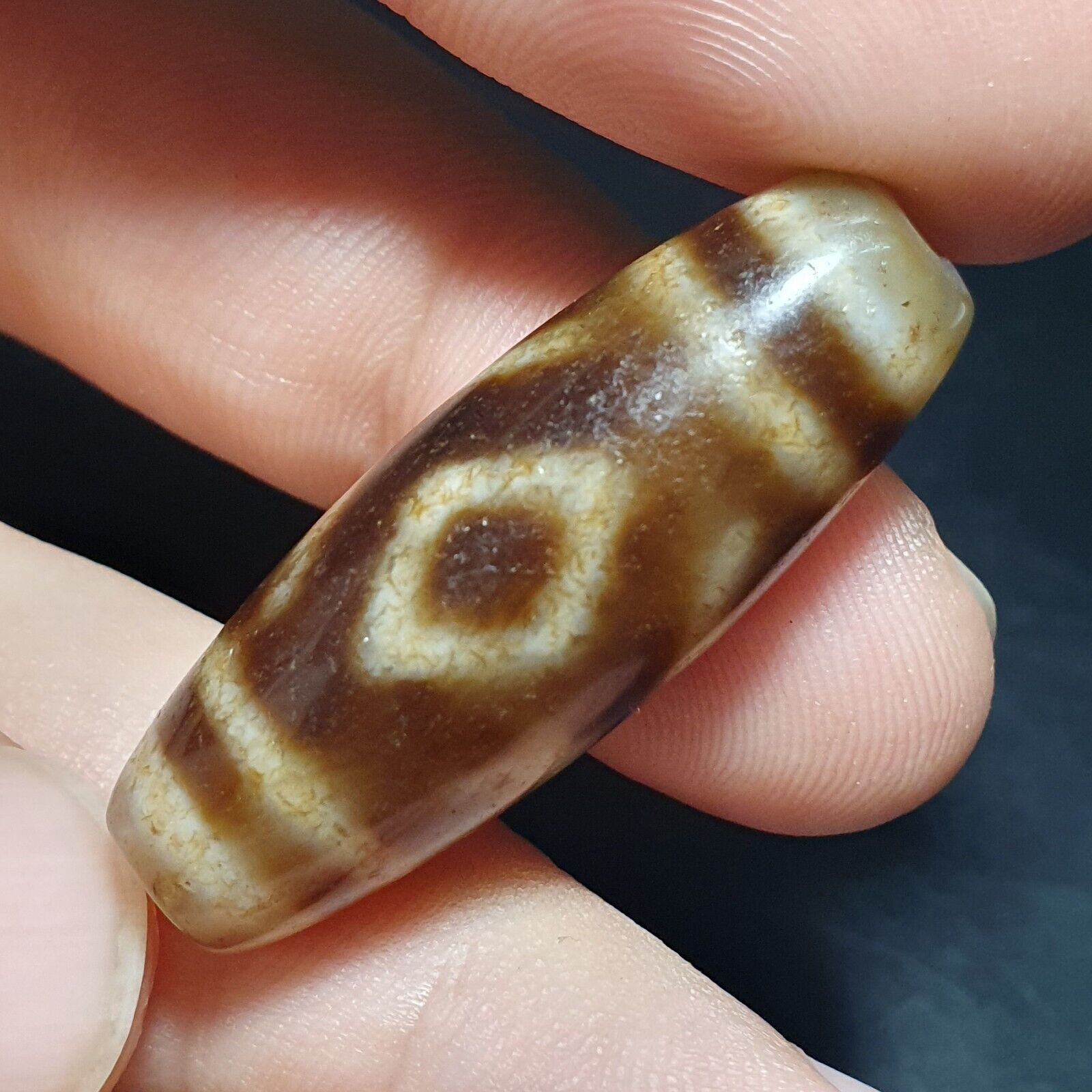 Old Tibetan Diamond Eyes Unique pattern Agate stone Dzi Bead Amulet