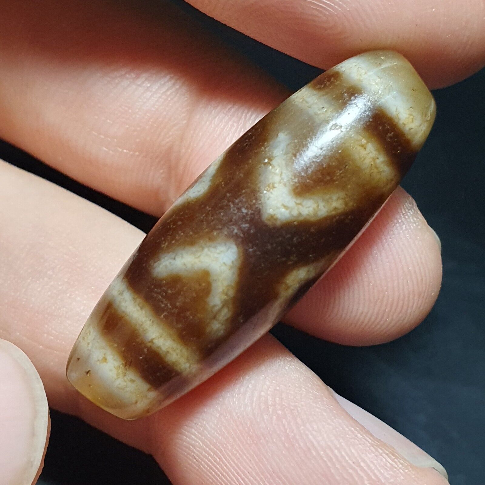 Old Tibetan Diamond Eyes Unique pattern Agate stone Dzi Bead Amulet