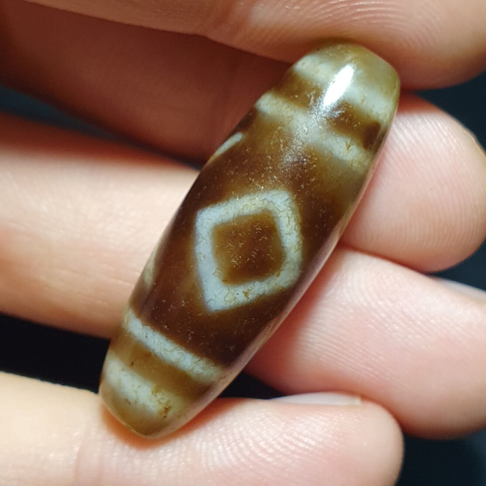 Old Tibetan Diamond Eyes Unique pattern Agate stone Dzi Bead Amulet