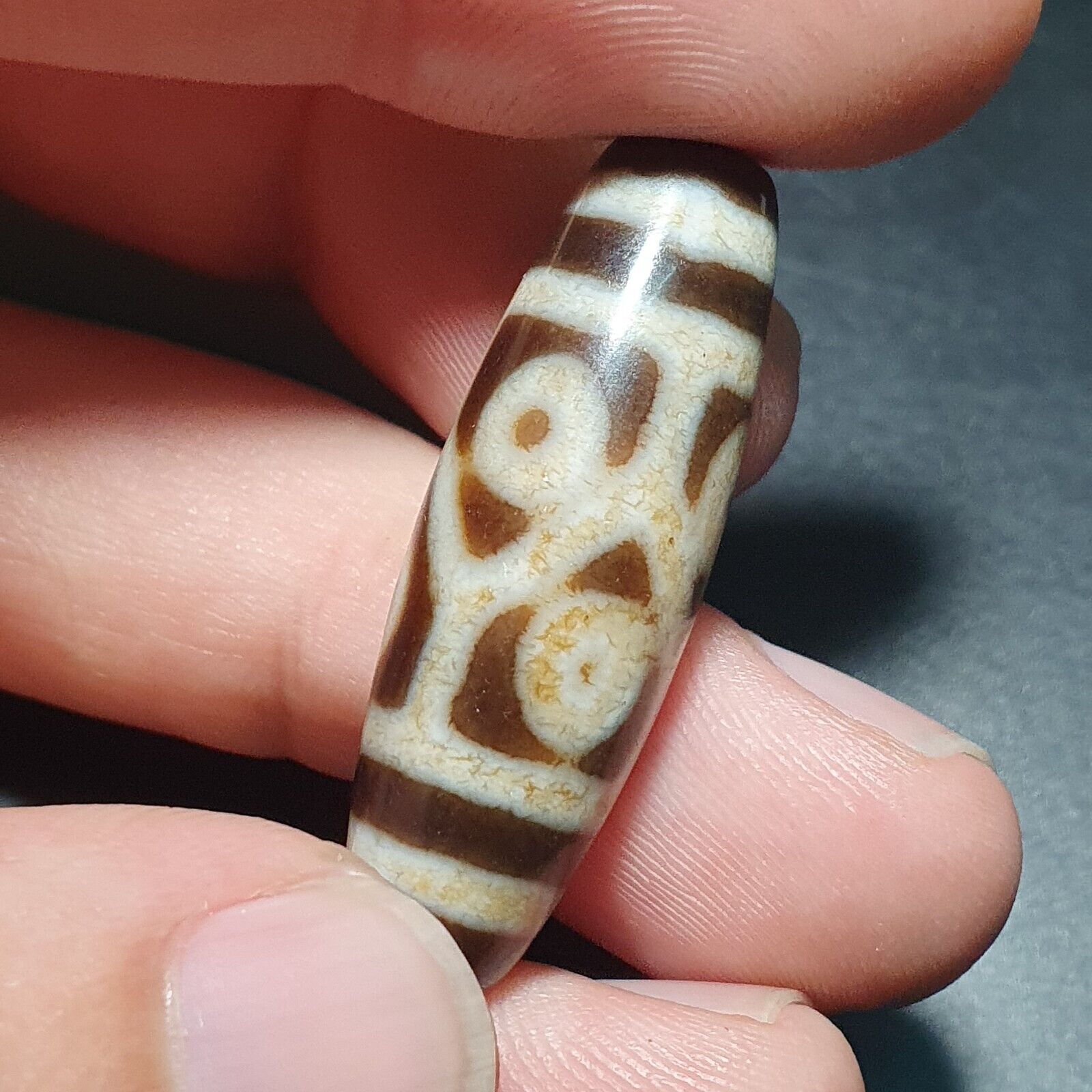 6 eyes Nepalese Indo Tibetan Vintage Agate stone Dzi Amulet SHD-9
