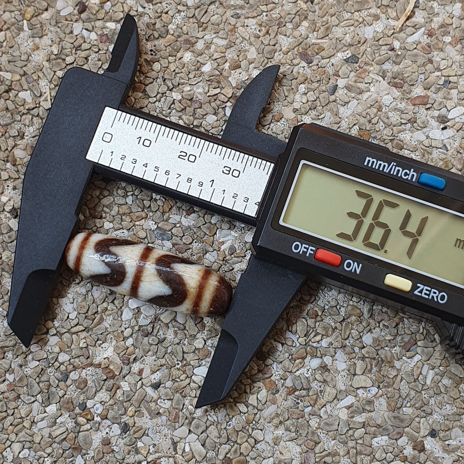 Himalayan Indo Tibetan Agate ZigZag Lines Bead unique Patterns Dzi Amulet